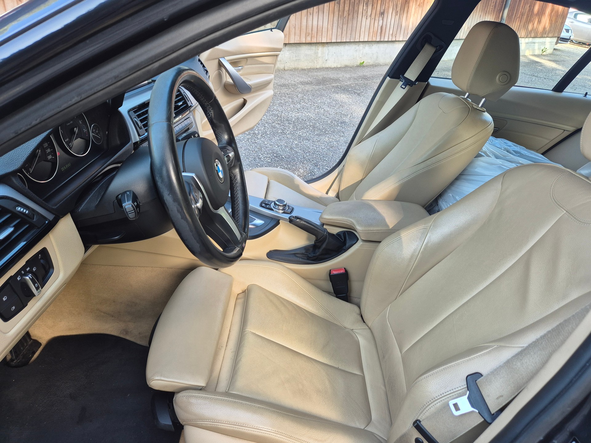 BMW 328i xDrive Sport Line Steptronic-image-16