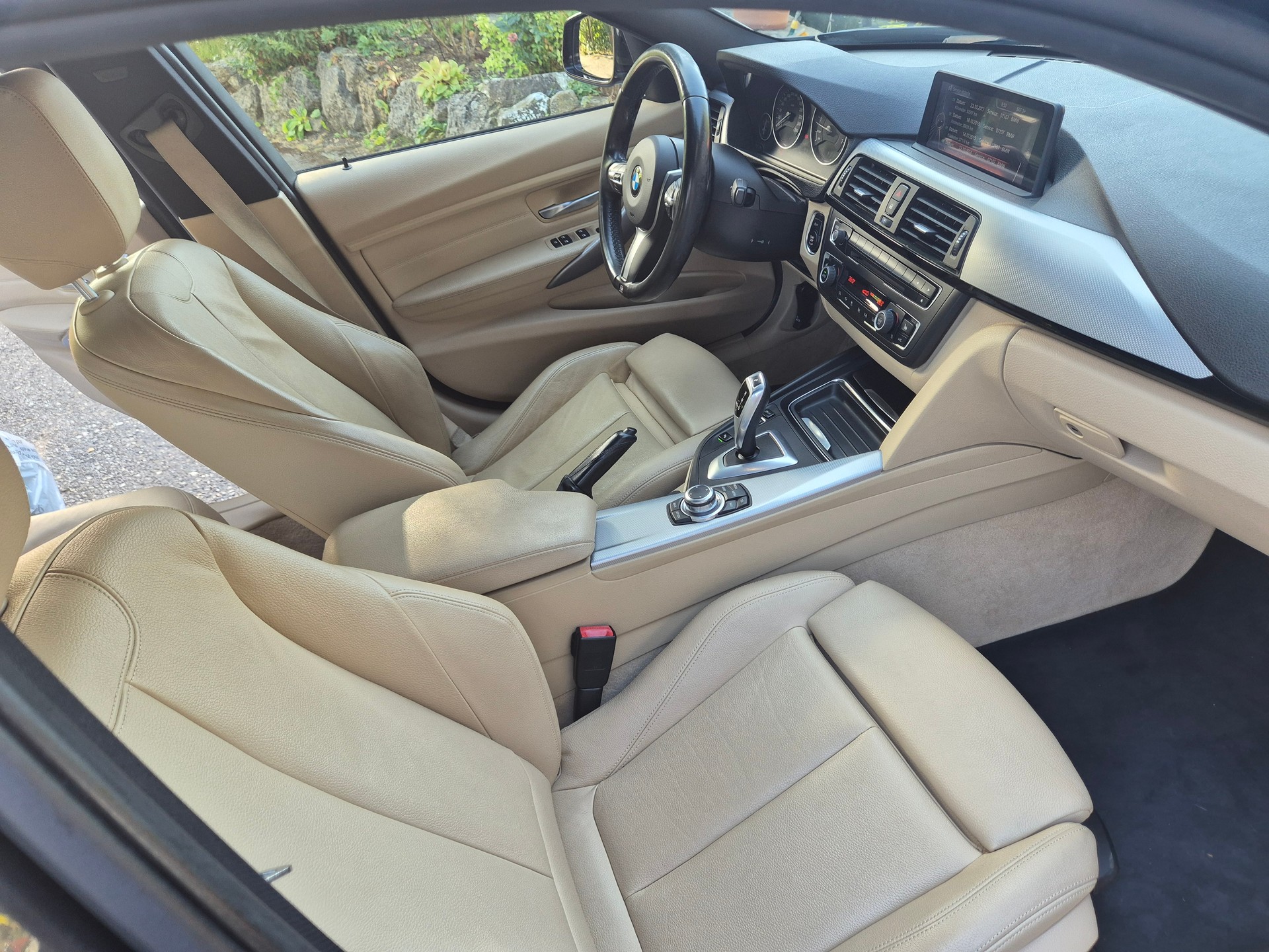BMW 328i xDrive Sport Line Steptronic-image-18