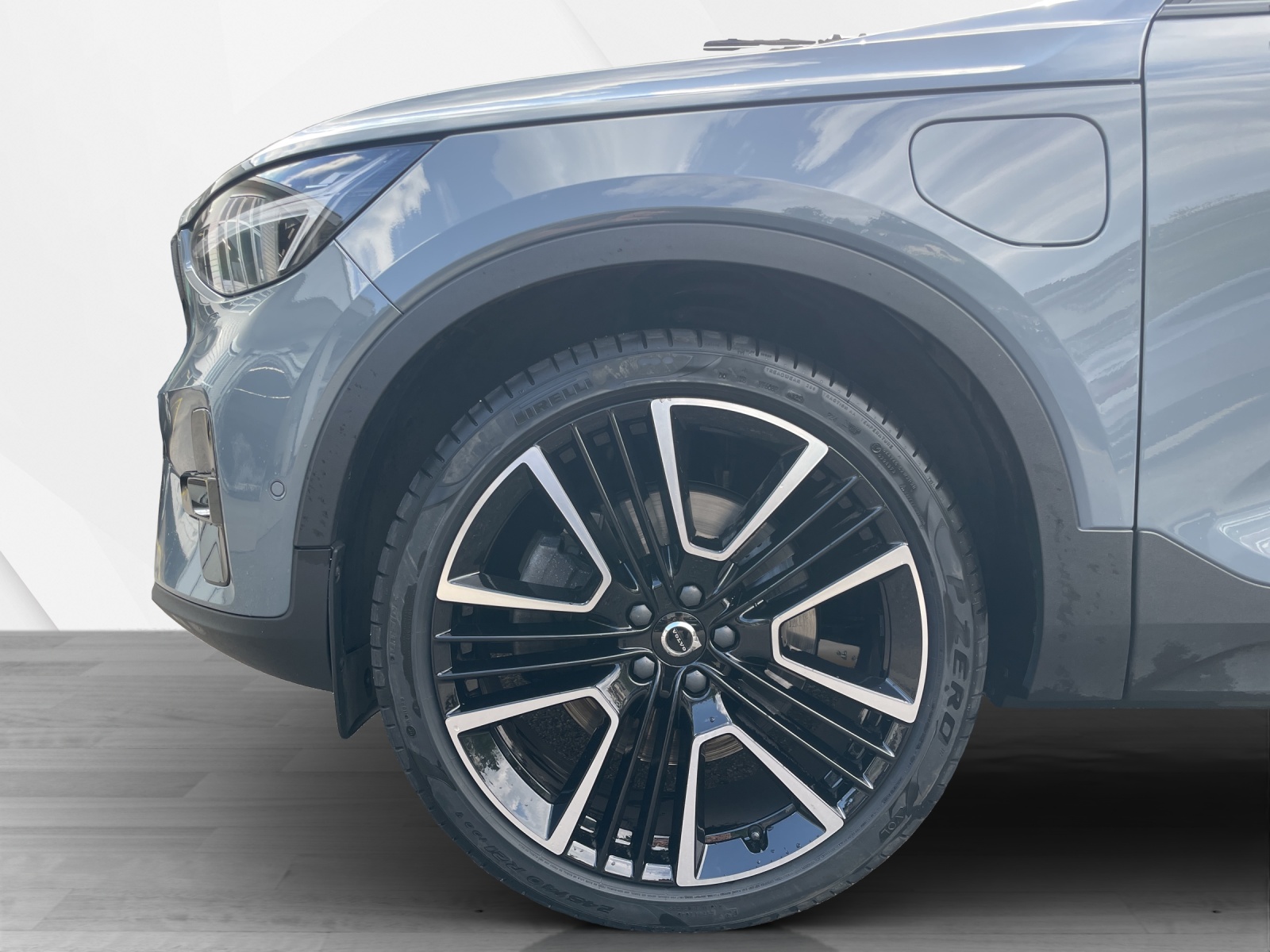 VOLVO XC40 1.5 T5 PiH Ultimate Dark-image-8