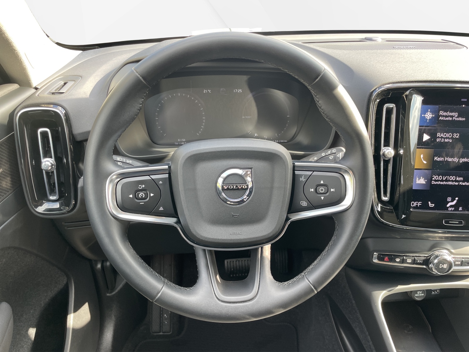 VOLVO XC40 1.5 T5 PiH Ultimate Dark-image-11