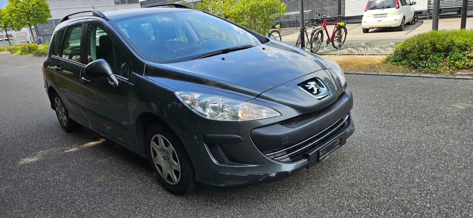 PEUGEOT 308 SW 1.6 16V VTI Millesim 200-image-3