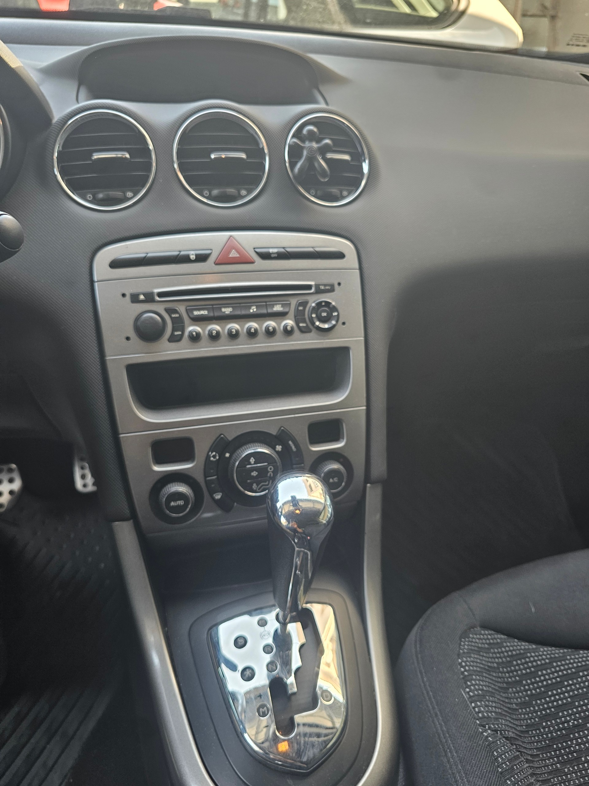 PEUGEOT 308 SW 1.6 16V Turbo Sport Pack Automatic-image-7