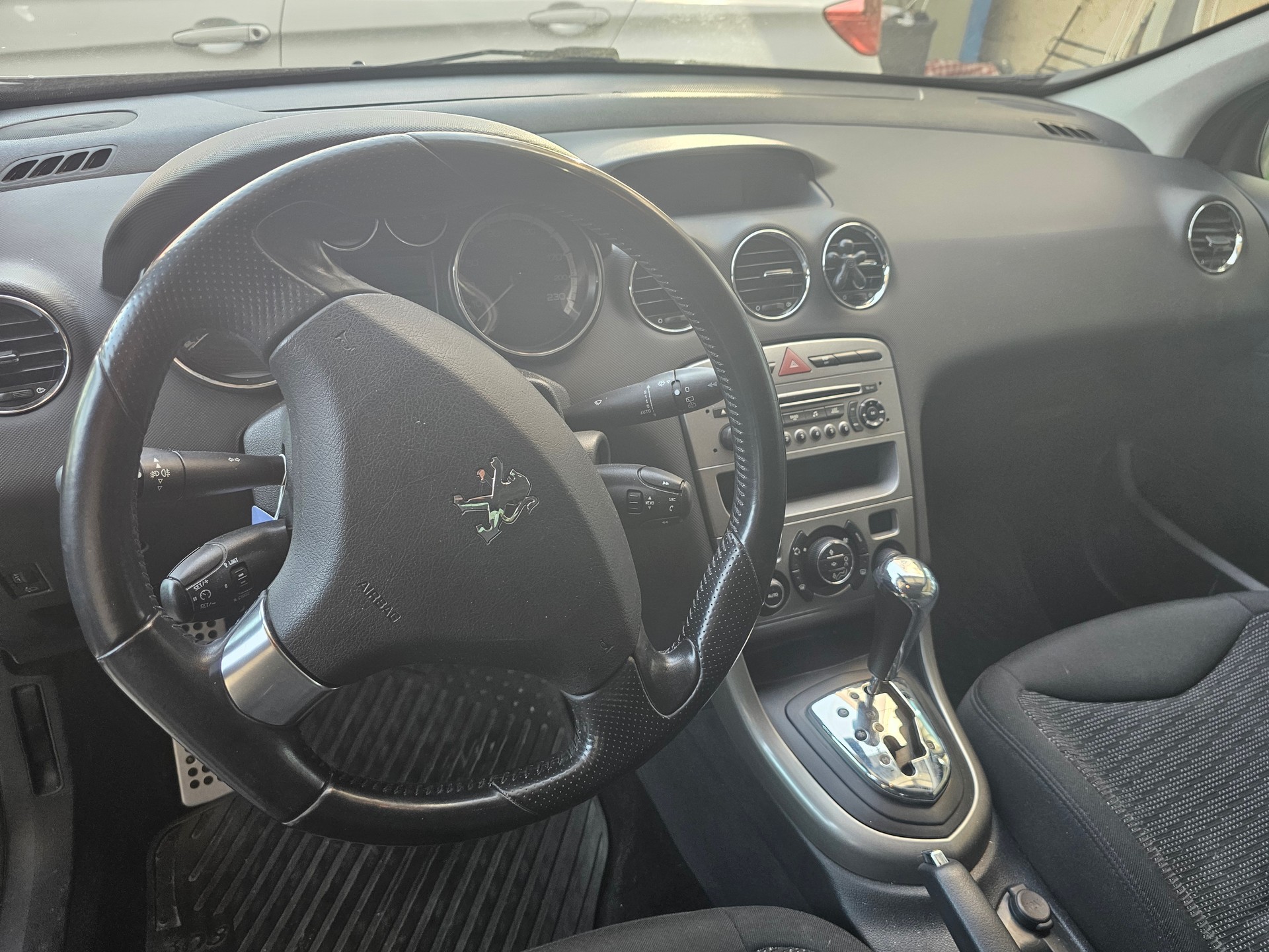 PEUGEOT 308 SW 1.6 16V Turbo Sport Pack Automatic-image-5