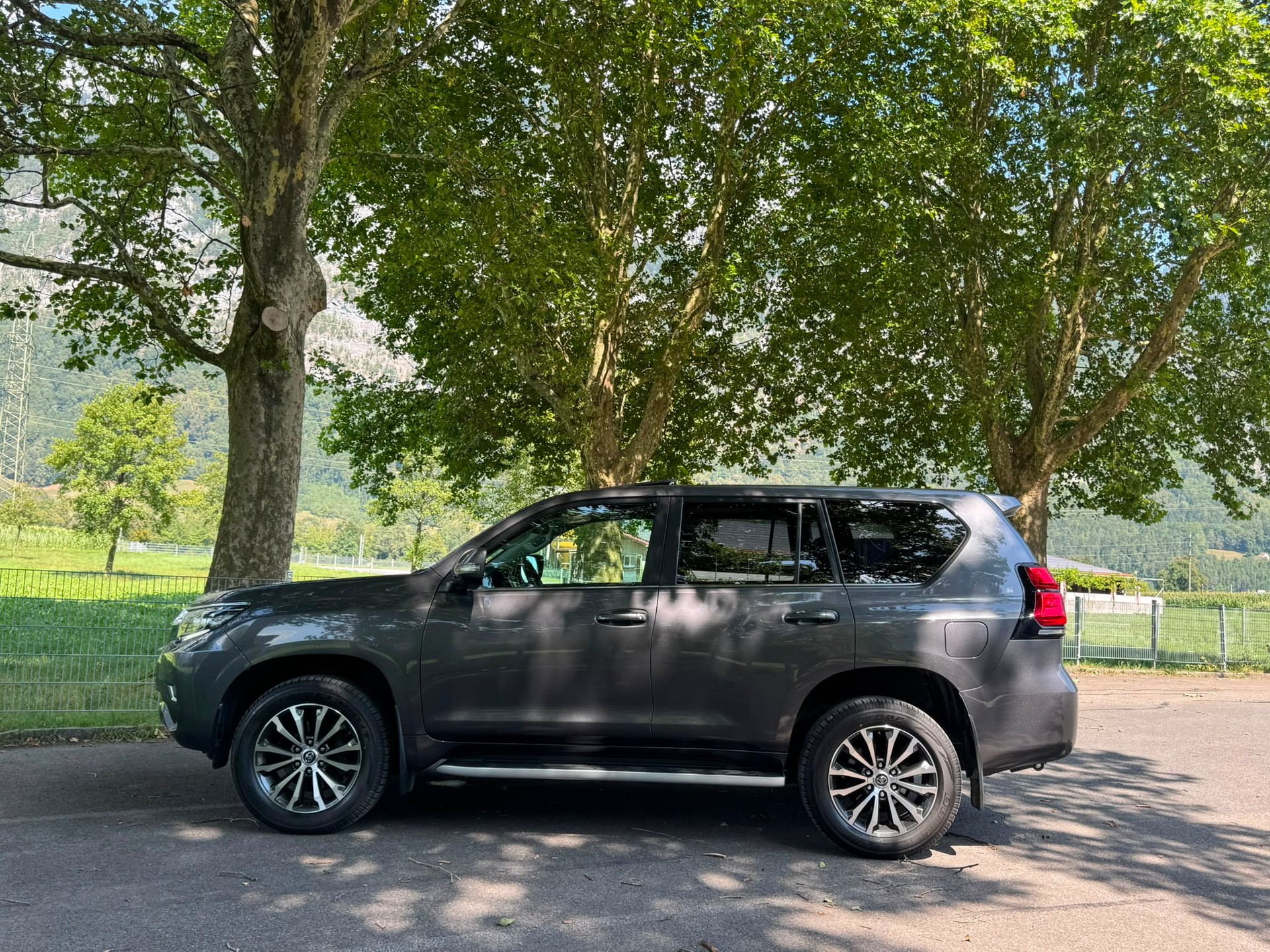 TOYOTA Land Cruiser 2.8TD Premium Automatic-image-5