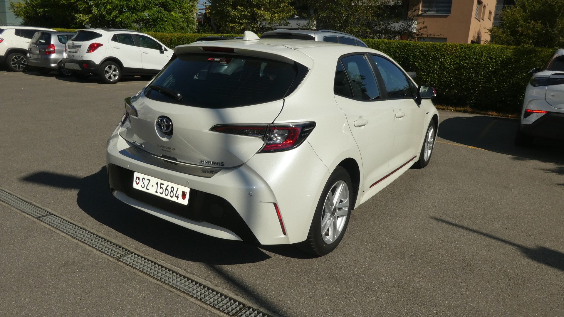 TOYOTA 1.8 HSD Comfort-image-1