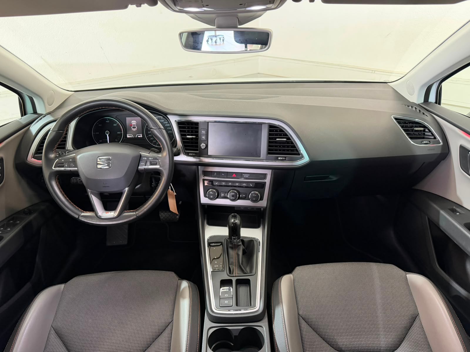 SEAT Leon ST 2.0 TDI CR X-Perience 4Drive DSG-image-9