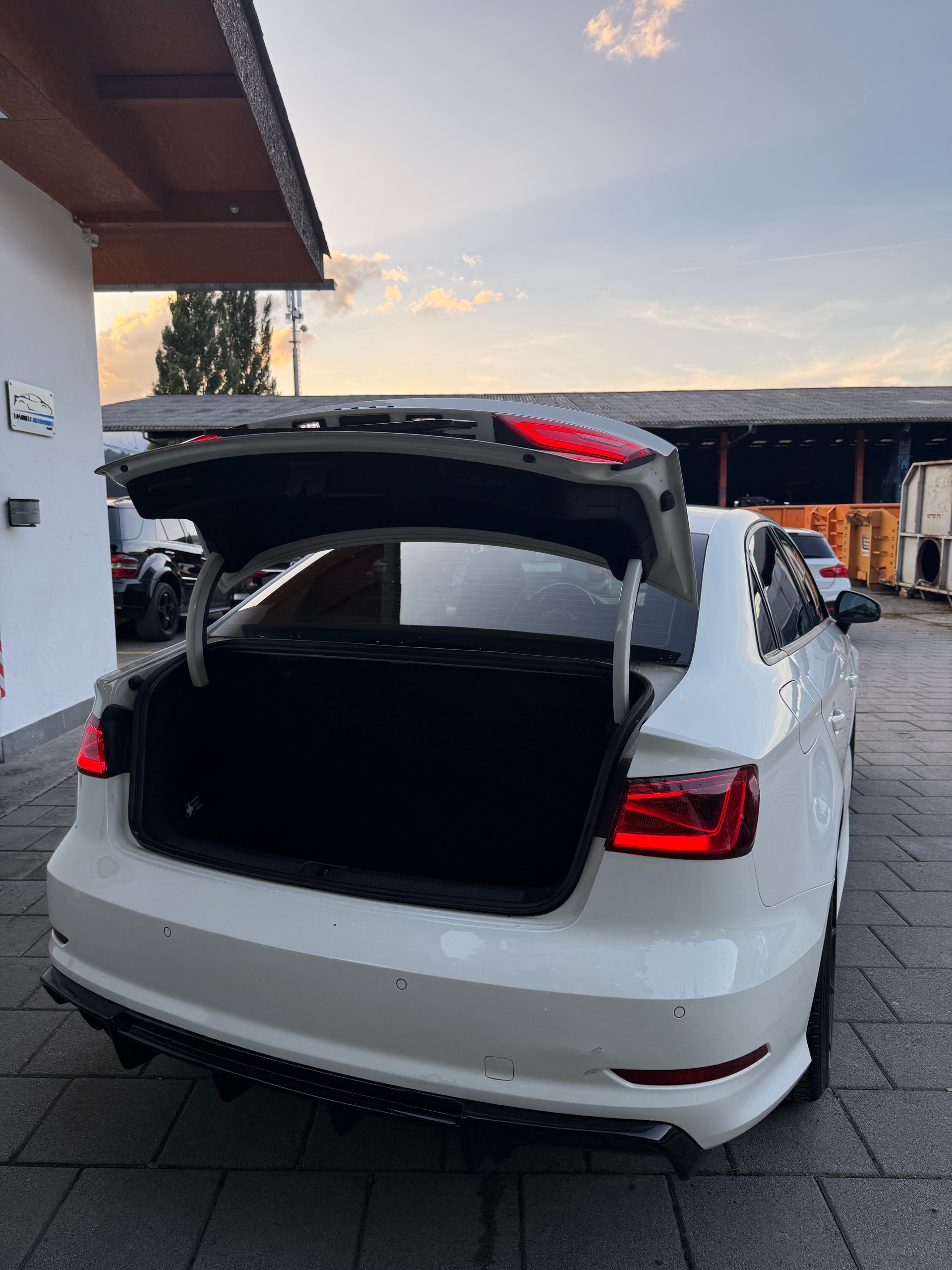 AUDI A3 Limousine 2.0 TDI Ambiente-image-5