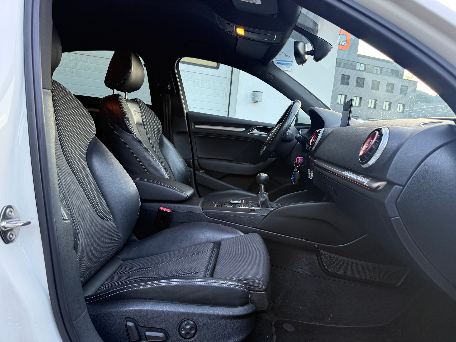 AUDI A3 Limousine 2.0 TDI Ambiente-image-8