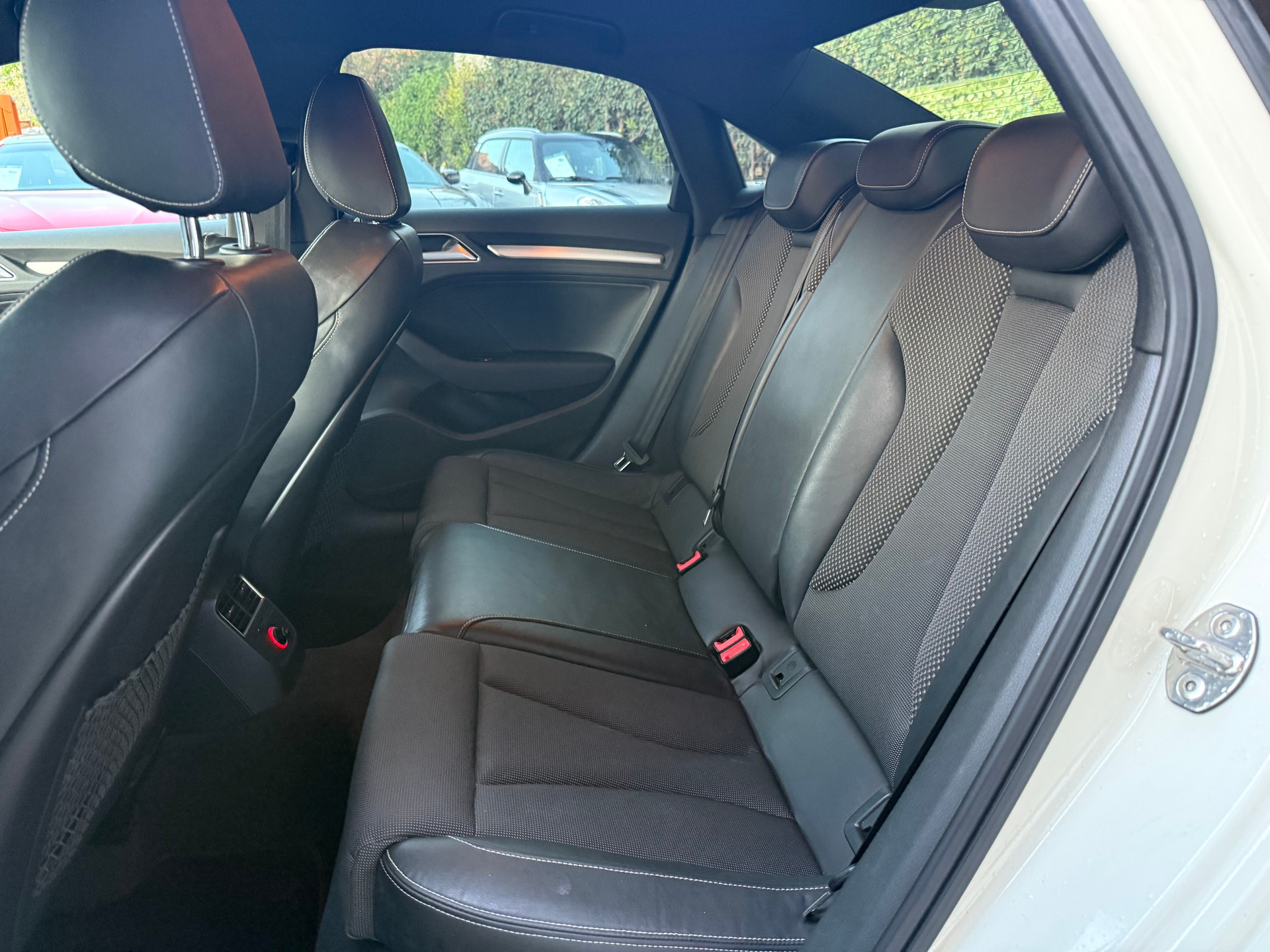 AUDI A3 Limousine 2.0 TDI Ambiente-image-10