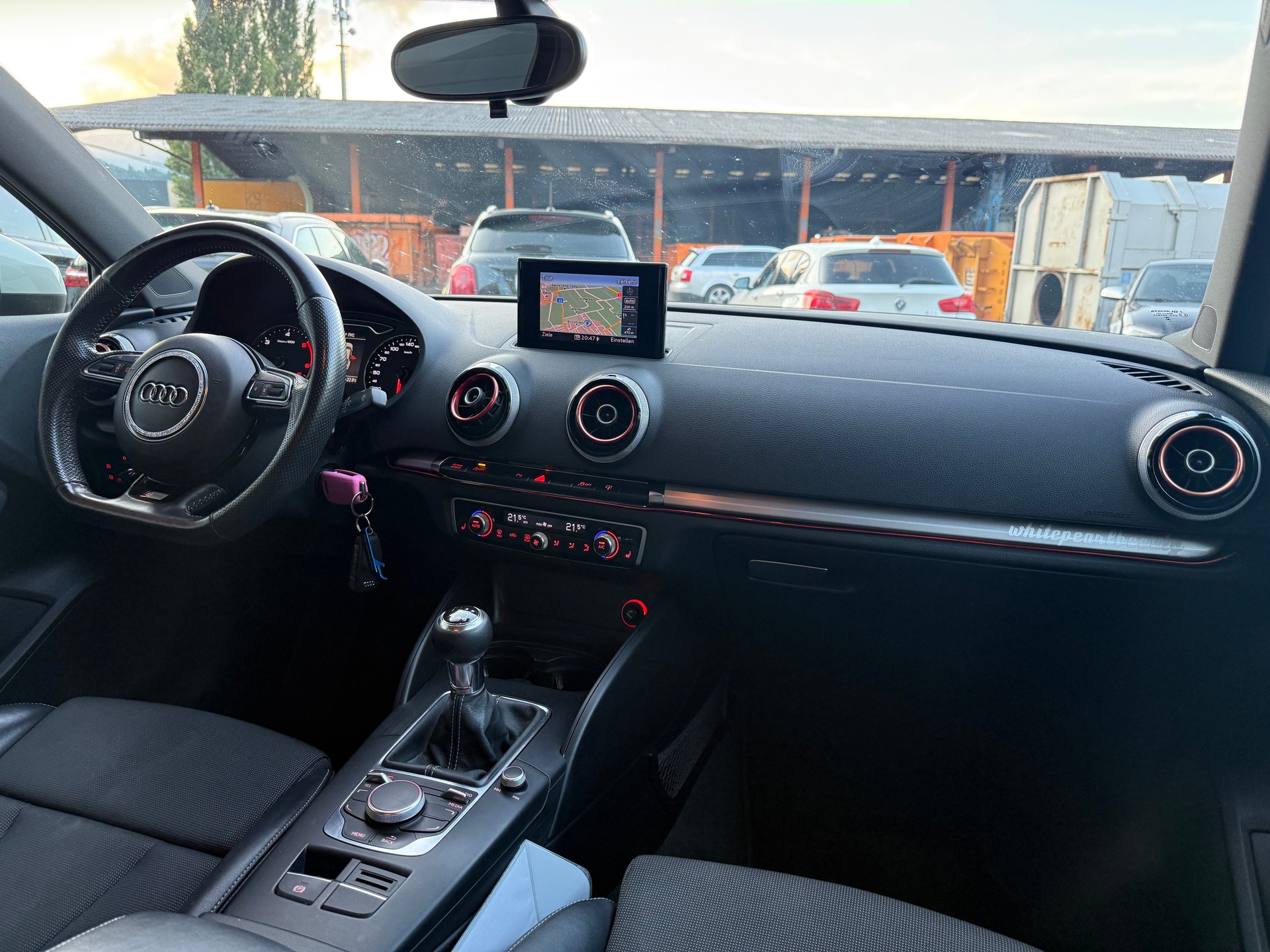 AUDI A3 Limousine 2.0 TDI Ambiente-image-9
