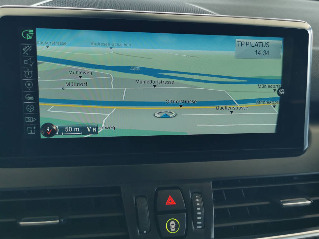 BMW 225xe Active Tourer-image-19