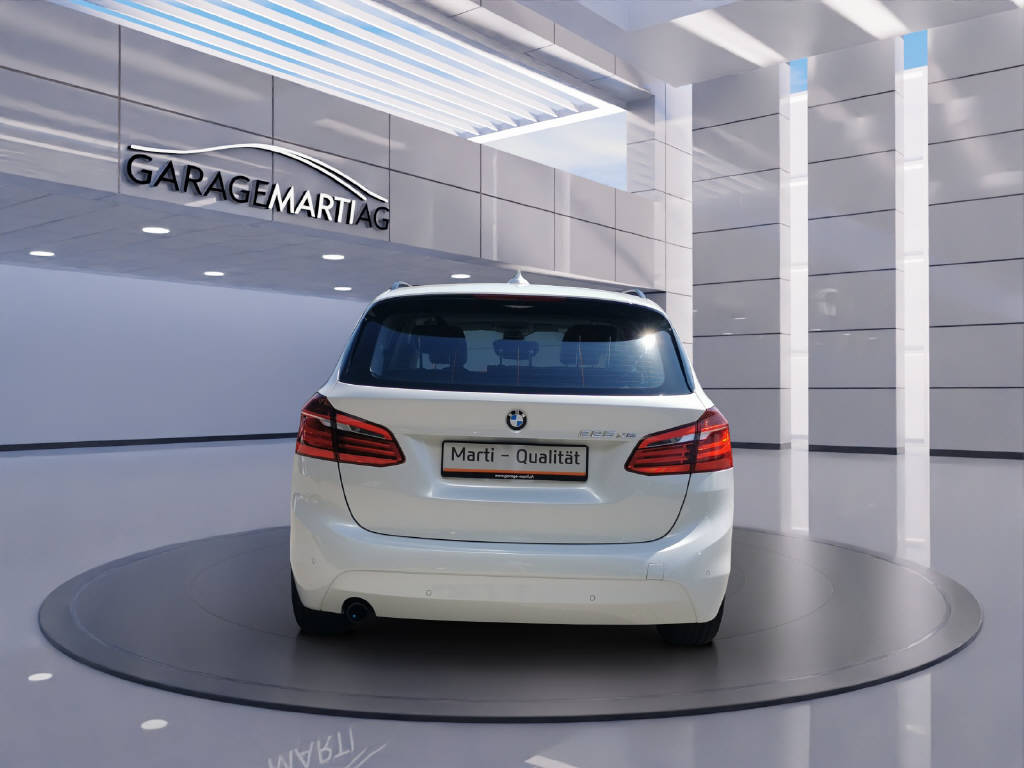 BMW 225xe Active Tourer-image-5