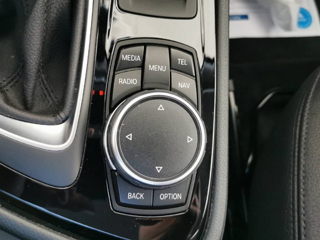 BMW 225xe Active Tourer-image-17