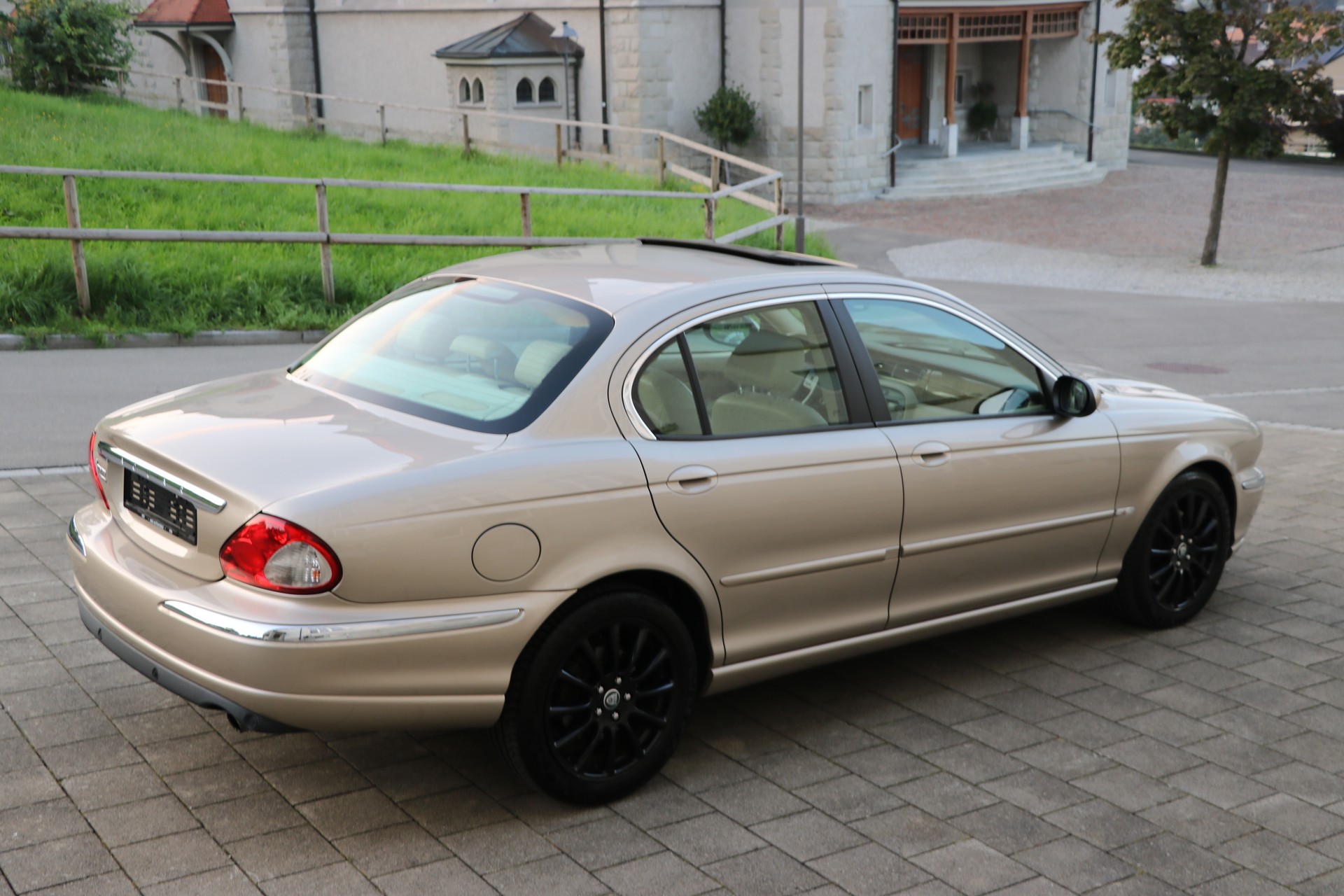 JAGUAR X-Type 3.0 V6 Traction4 Executive-image-5