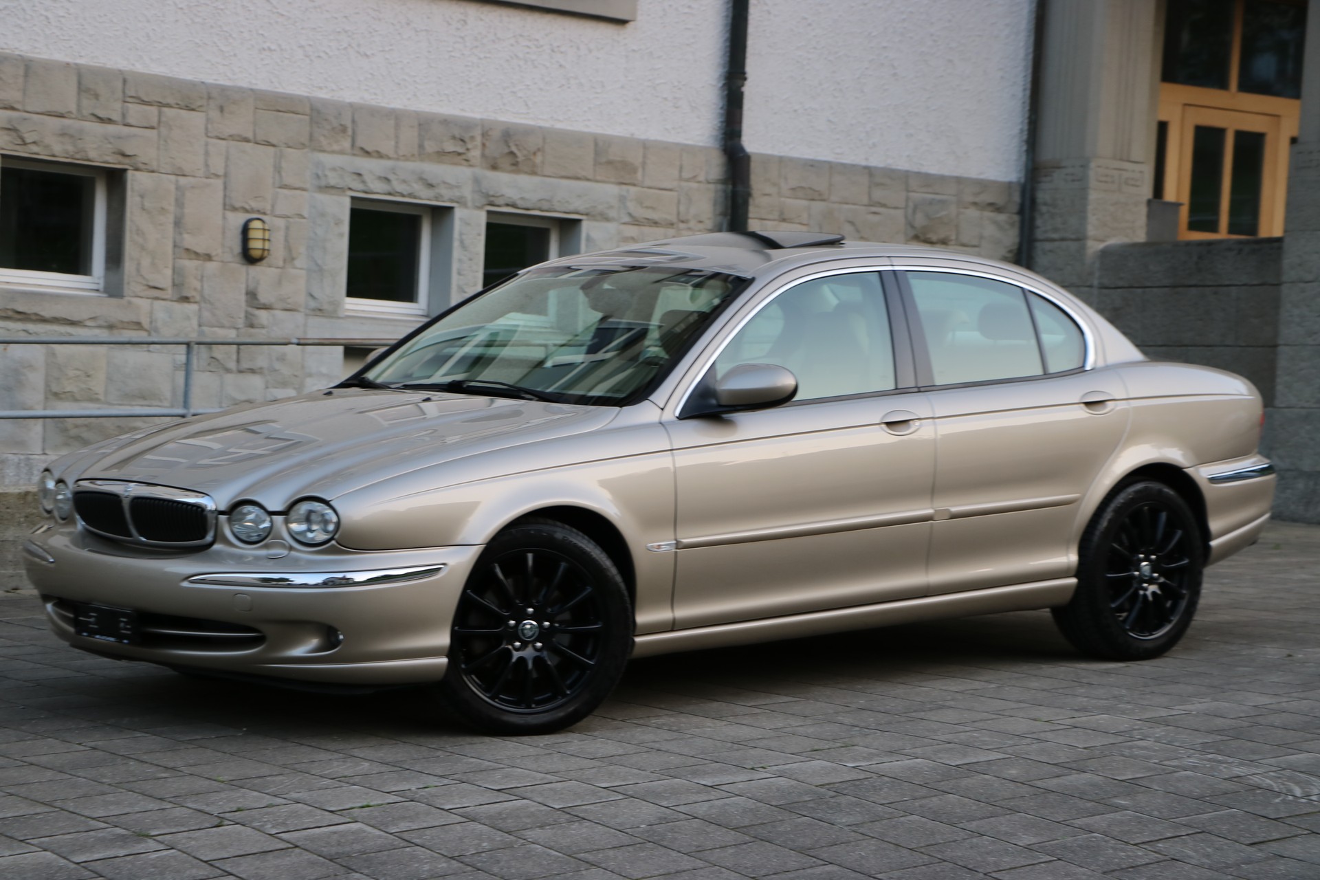 JAGUAR X-Type 3.0 V6 Traction4 Executive-image-0