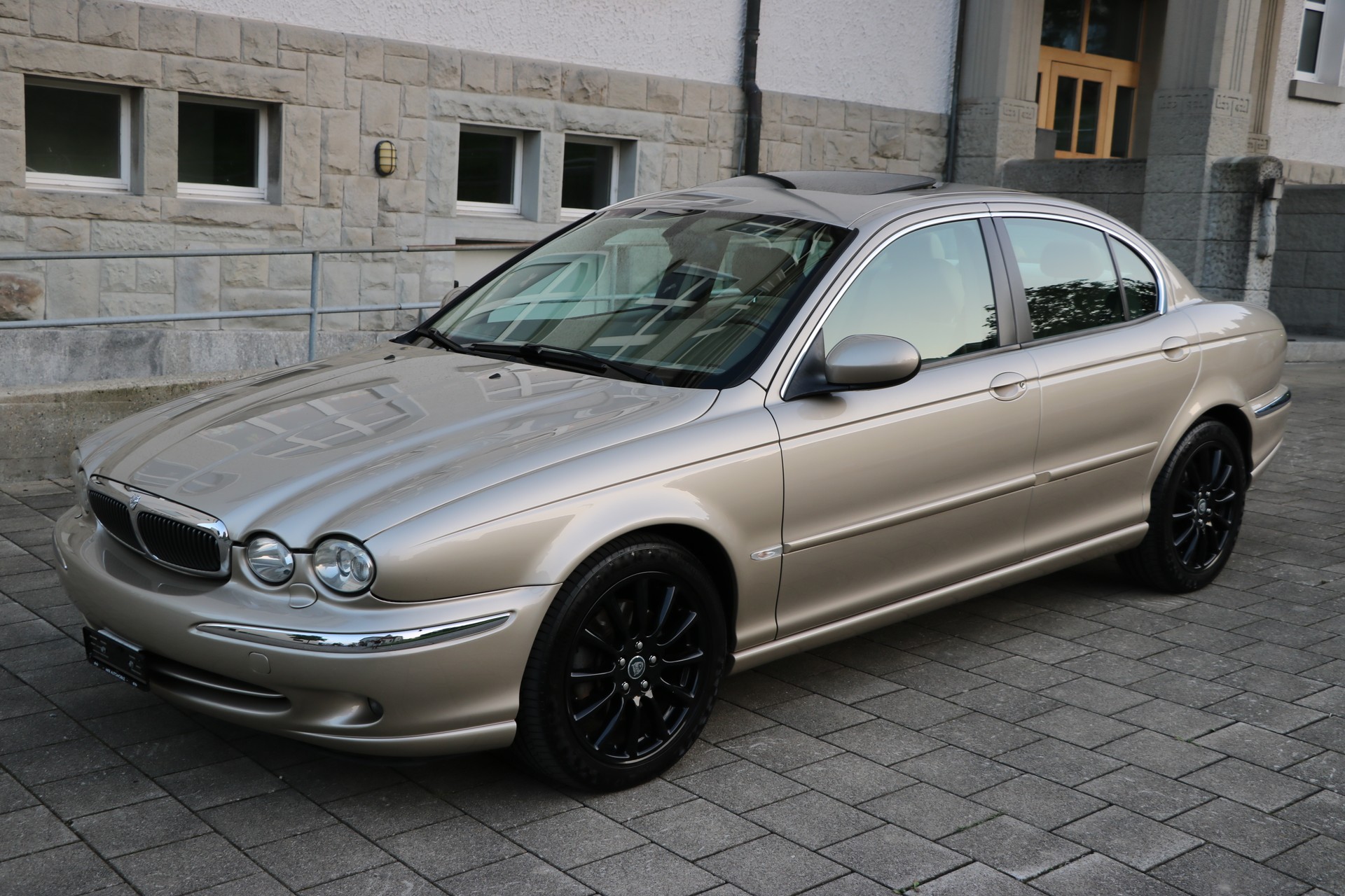 JAGUAR X-Type 3.0 V6 Traction4 Executive-image-2