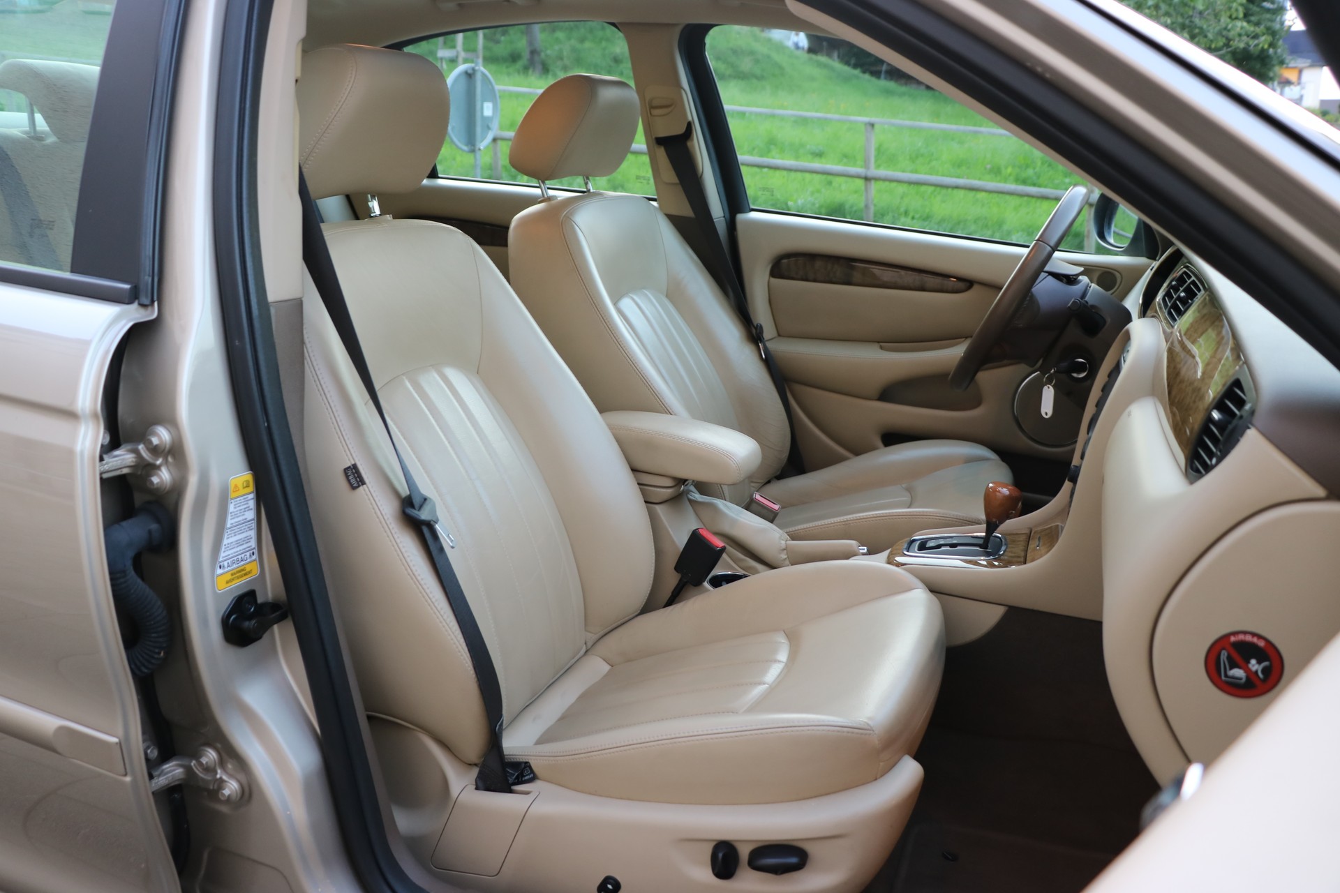 JAGUAR X-Type 3.0 V6 Traction4 Executive-image-10
