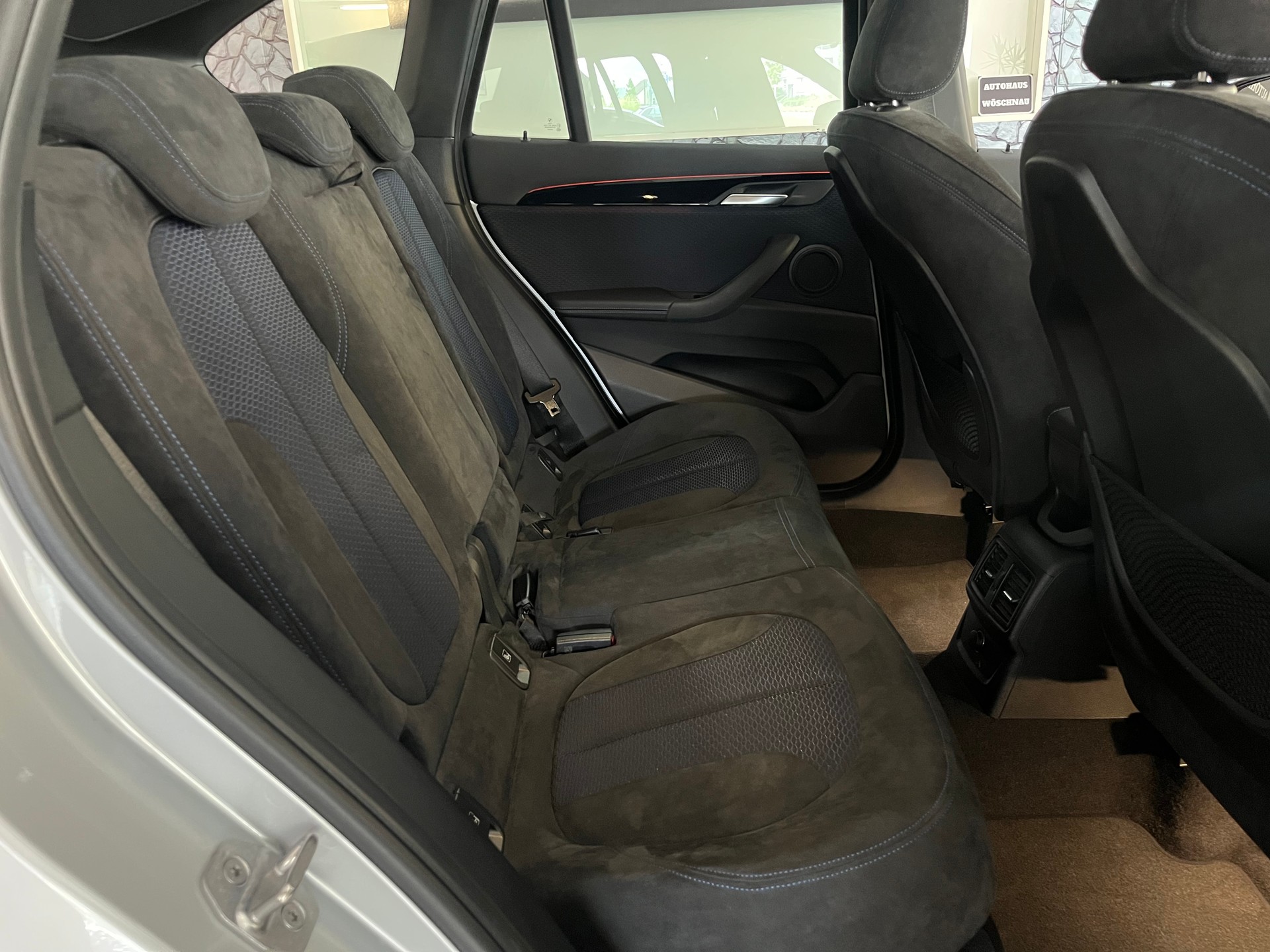 BMW X1 sDrive 18i M Sport-image-6