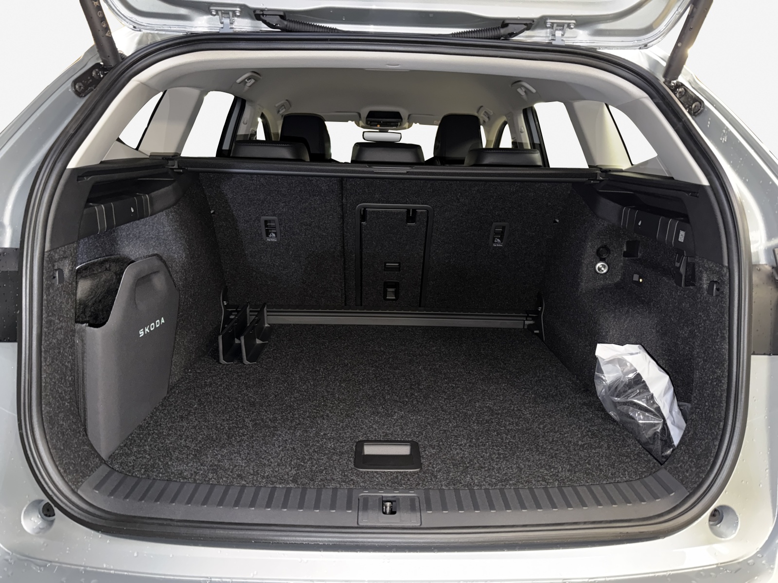 SKODA ENYAQ DY-image-12