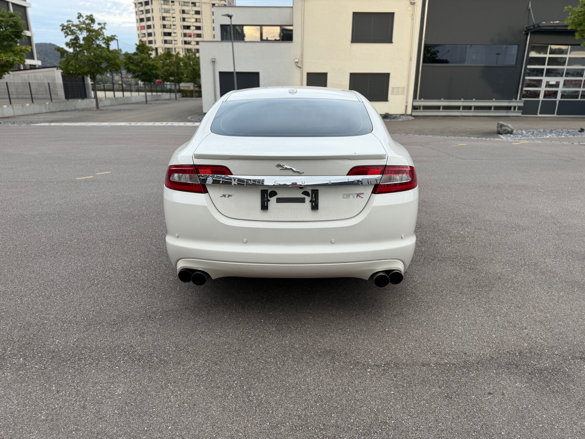 JAGUAR 5.0 V8 S/C XFR-image-2