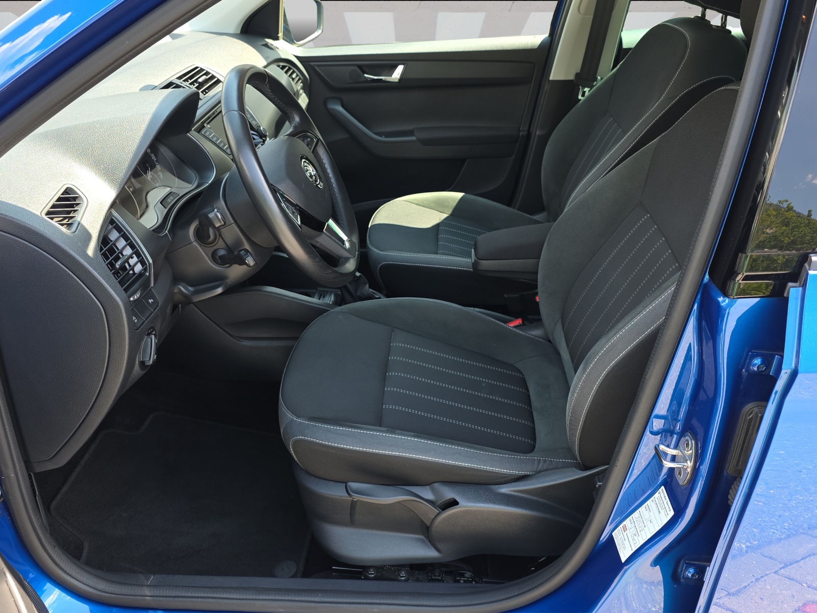 SKODA Fabia 1.0 TSI Style-image-4