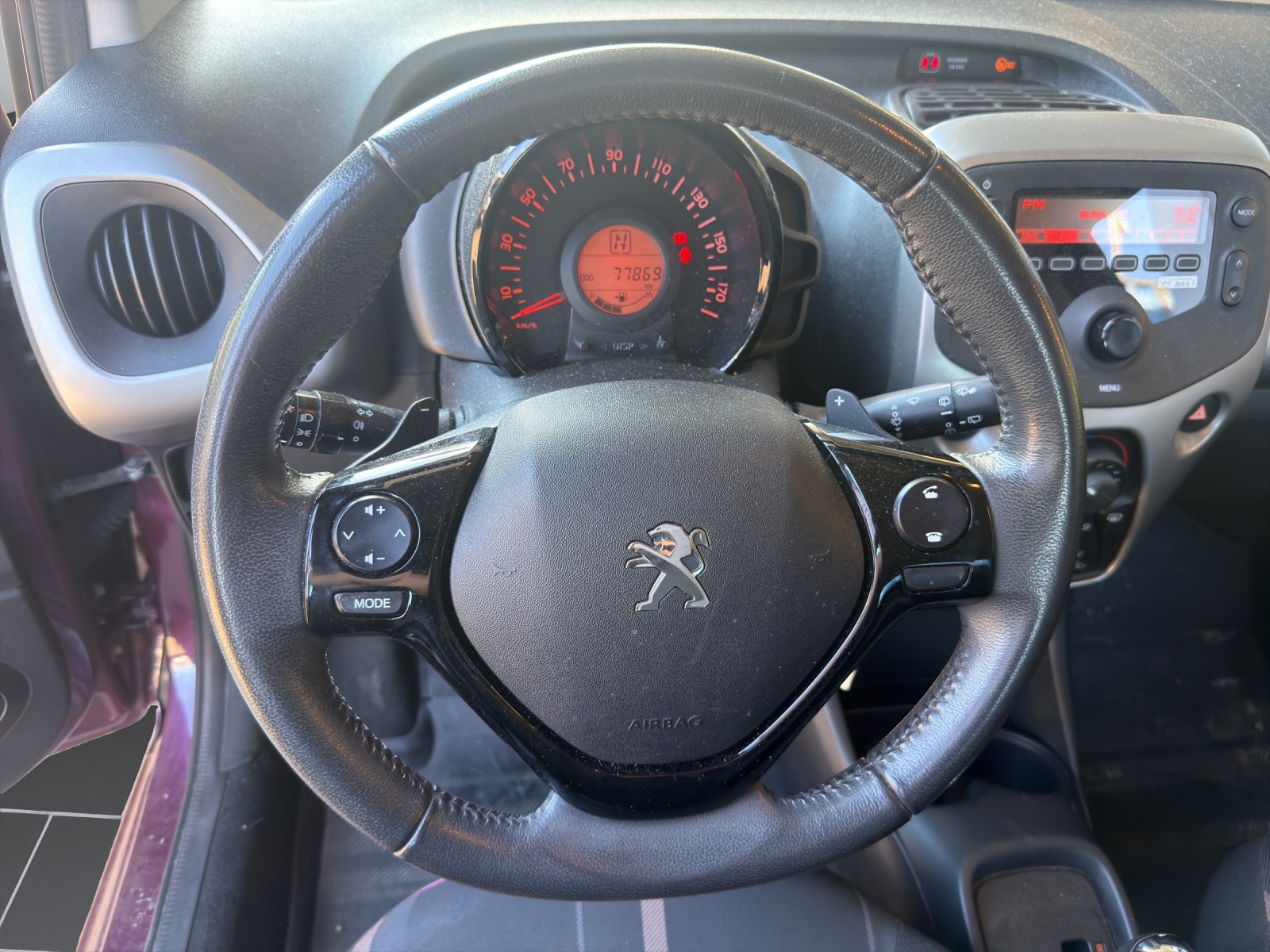 PEUGEOT 108 1.0 VTi Active ETG5-image-10