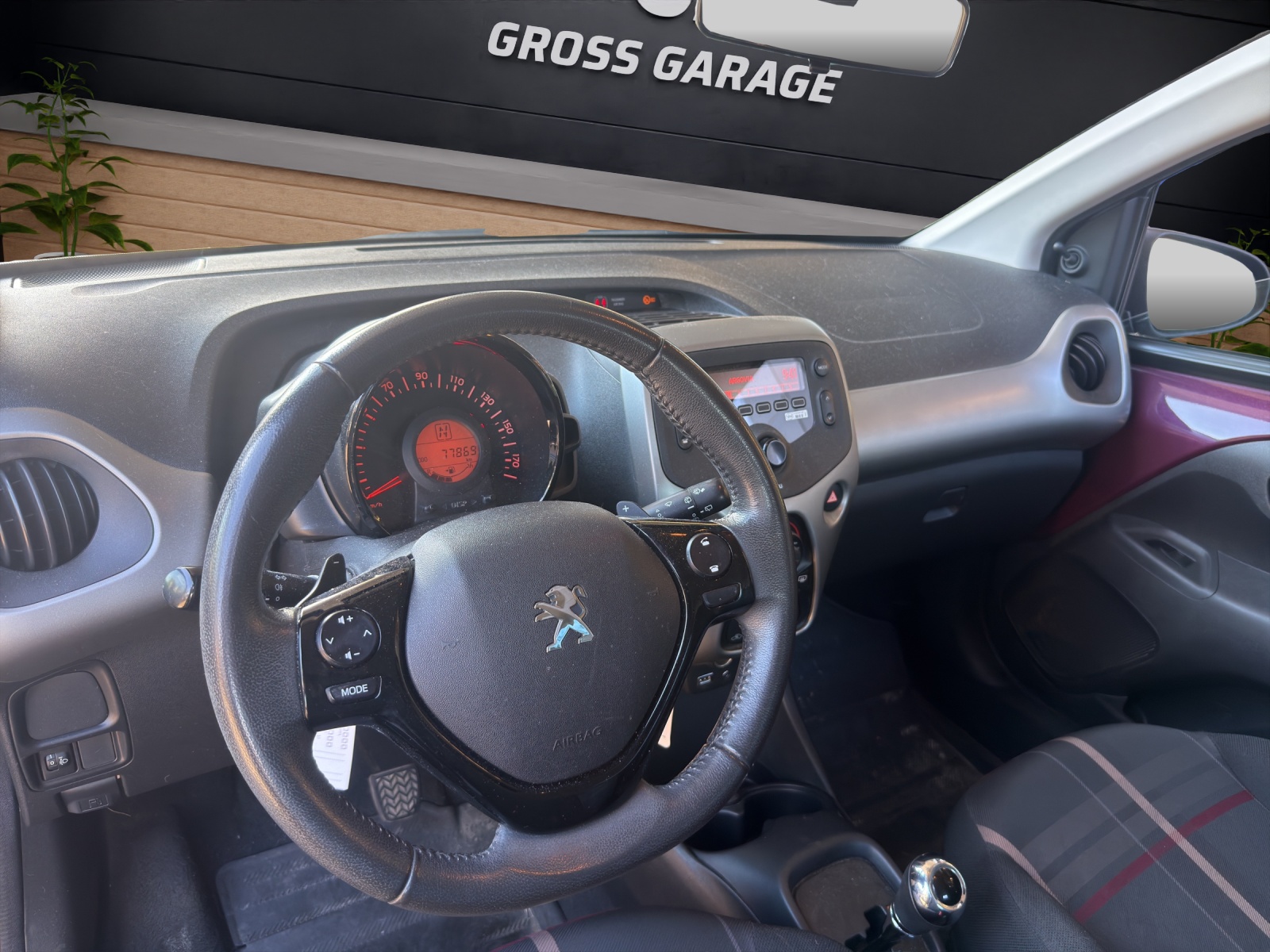 PEUGEOT 108 1.0 VTi Active ETG5-image-5
