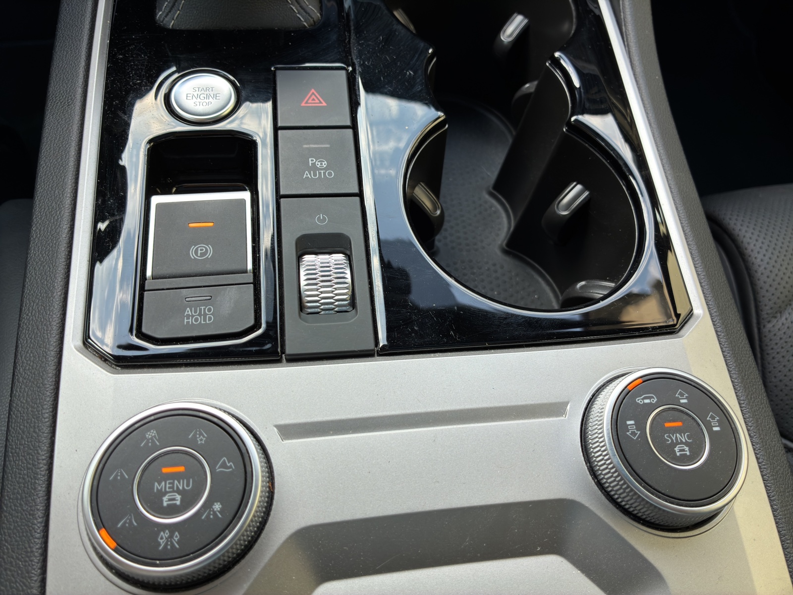 VW Touareg 3.0 TSI eHybrid R Tiptronic-image-20