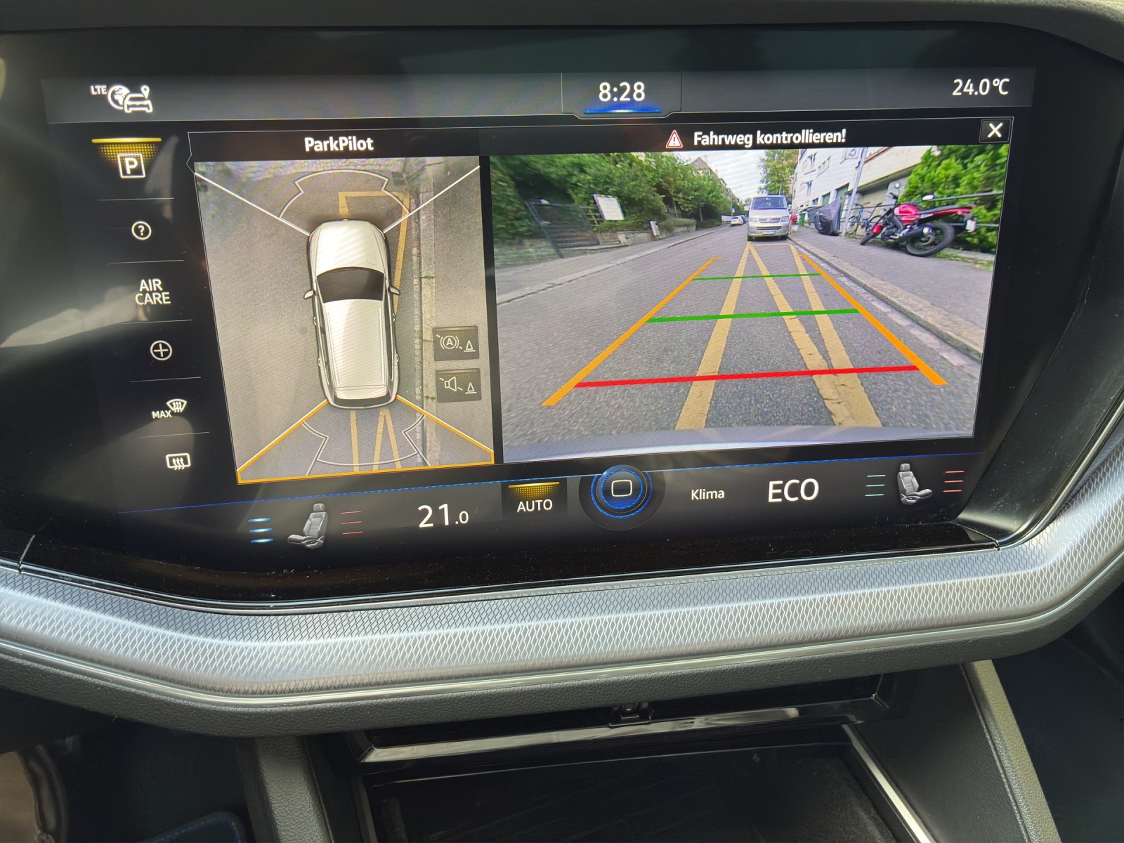 VW Touareg 3.0 TSI eHybrid R Tiptronic-image-17