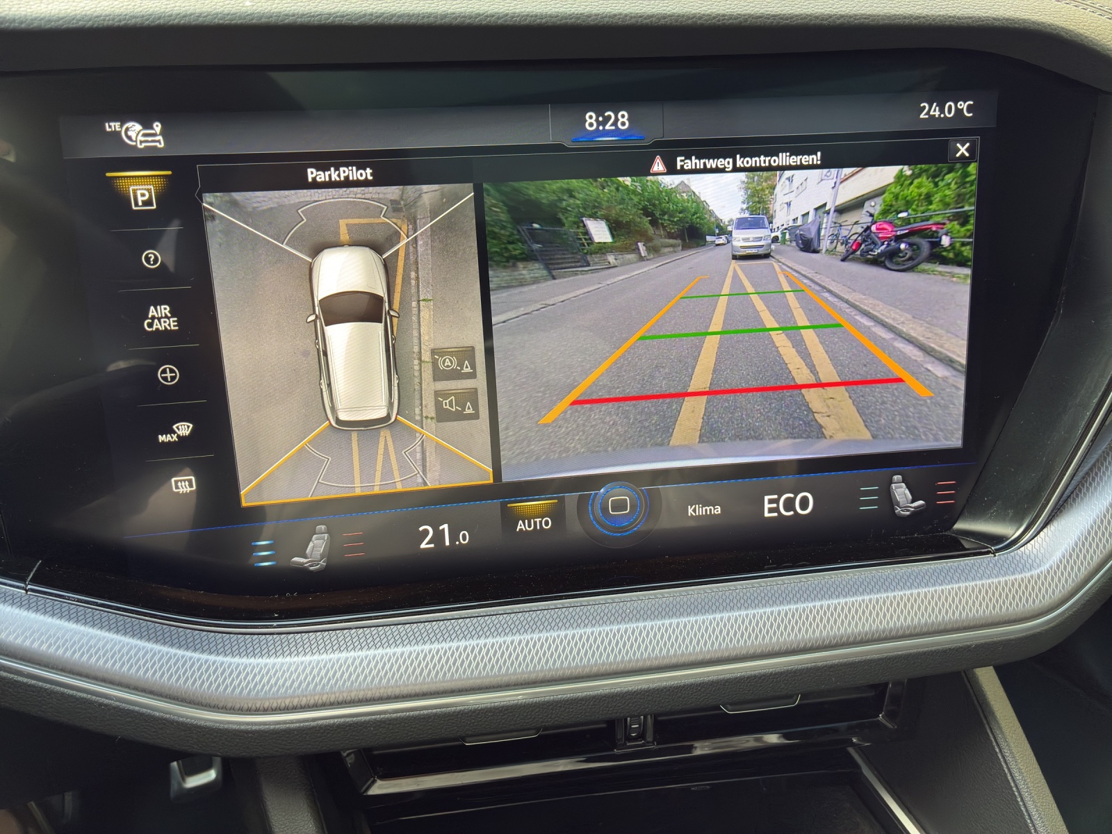VW Touareg 3.0 TSI eHybrid R Tiptronic-image-18