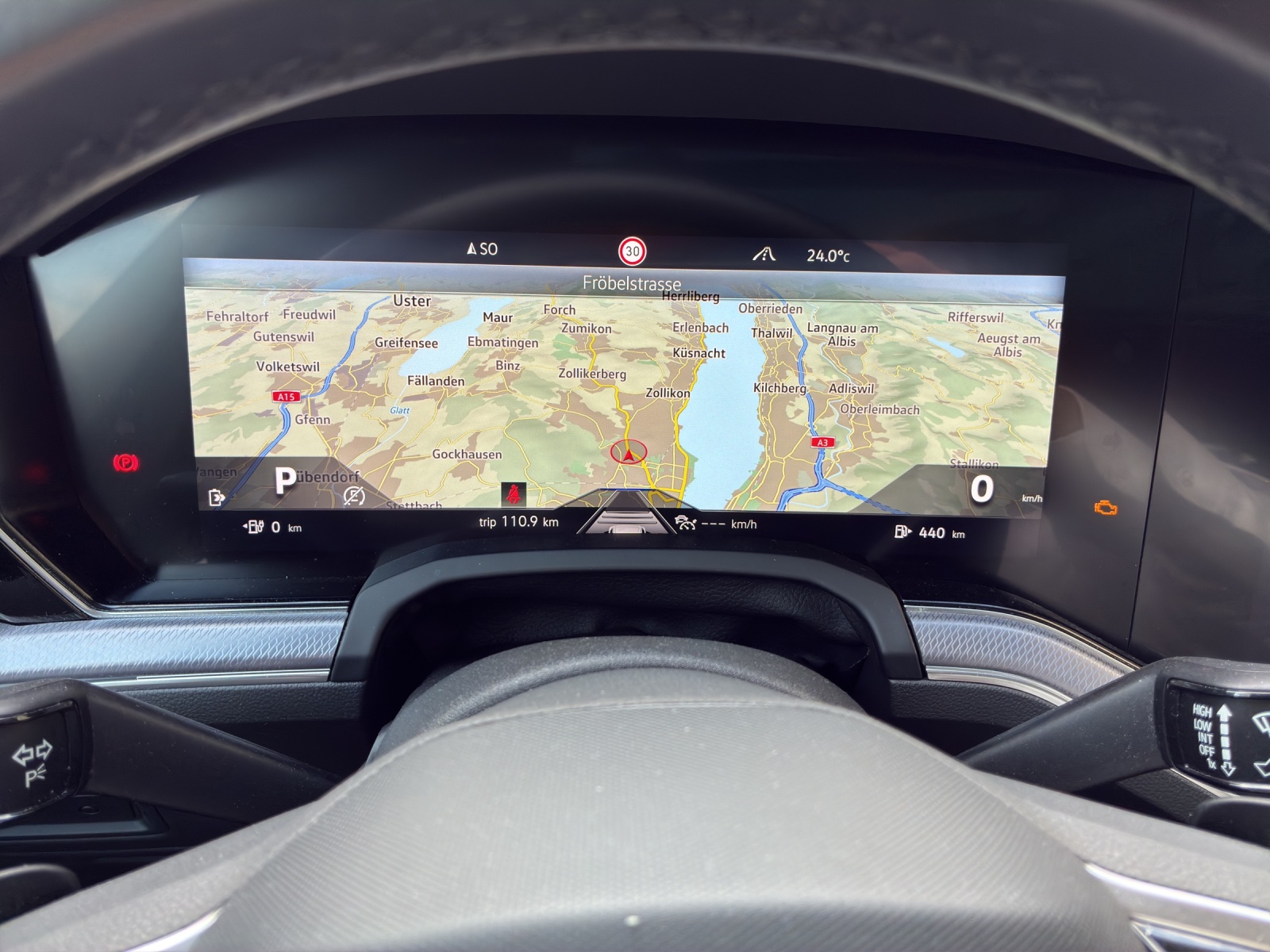 VW Touareg 3.0 TSI eHybrid R Tiptronic-image-16