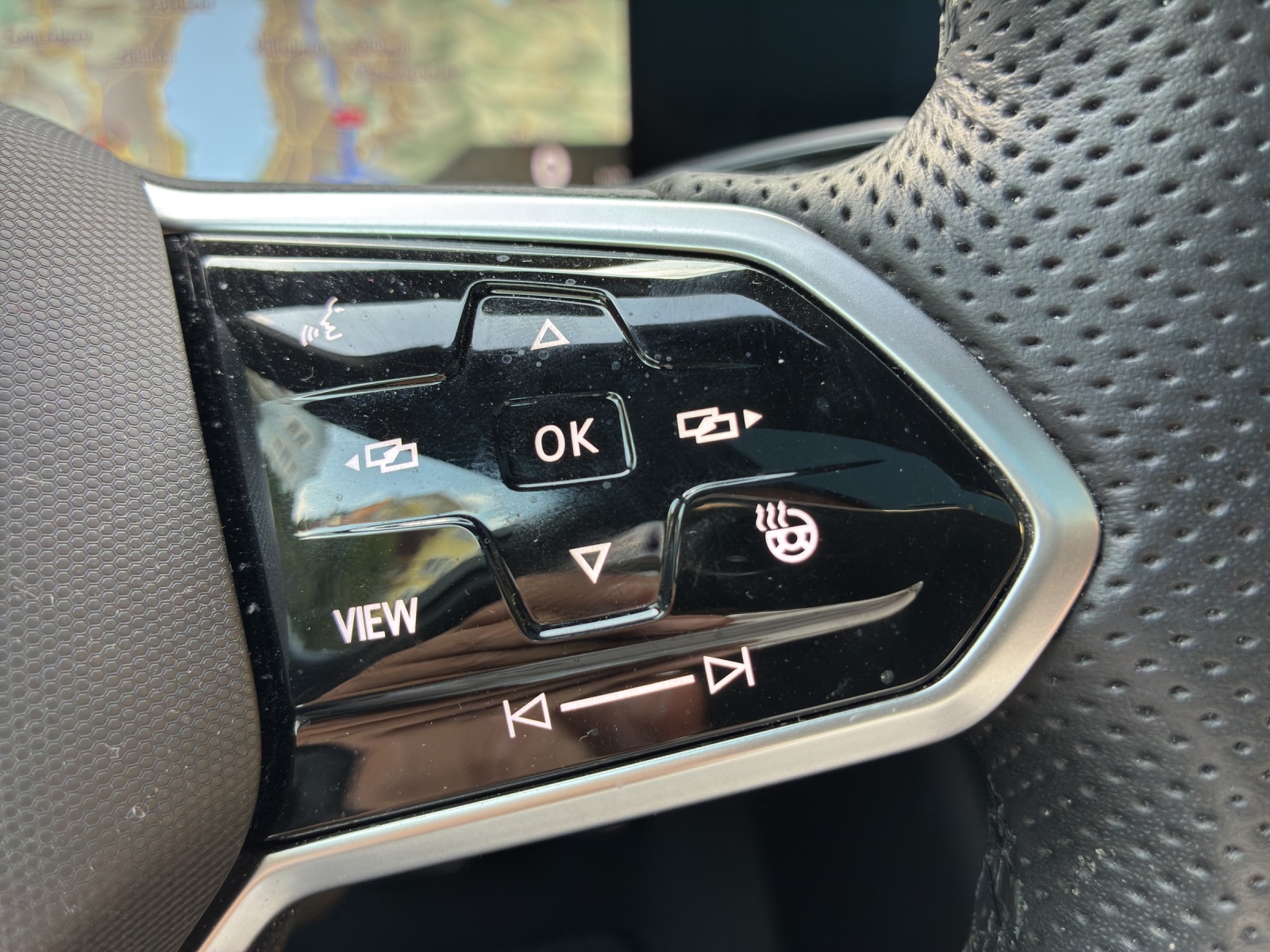 VW Touareg 3.0 TSI eHybrid R Tiptronic-image-24