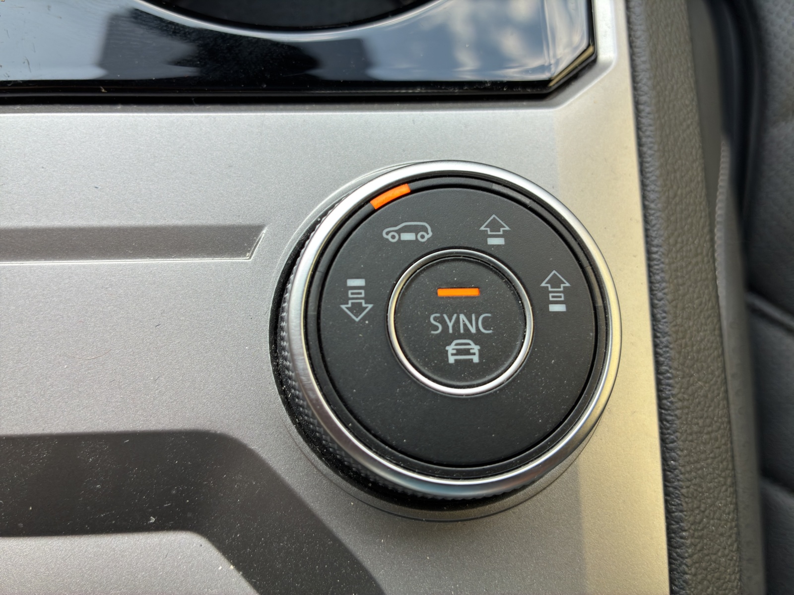 VW Touareg 3.0 TSI eHybrid R Tiptronic-image-21