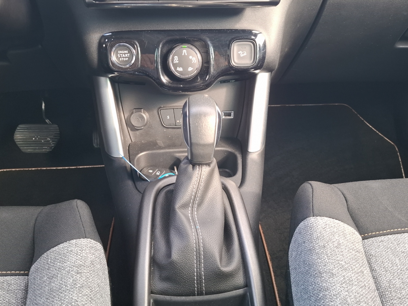 CITROEN C3 Aircross 1.2i PureTech Origins EAT // Zahnriemen ersetzt Dezember 2023 mit 81000 km // Bremsen vorne + hinten komplet NEU-image-12