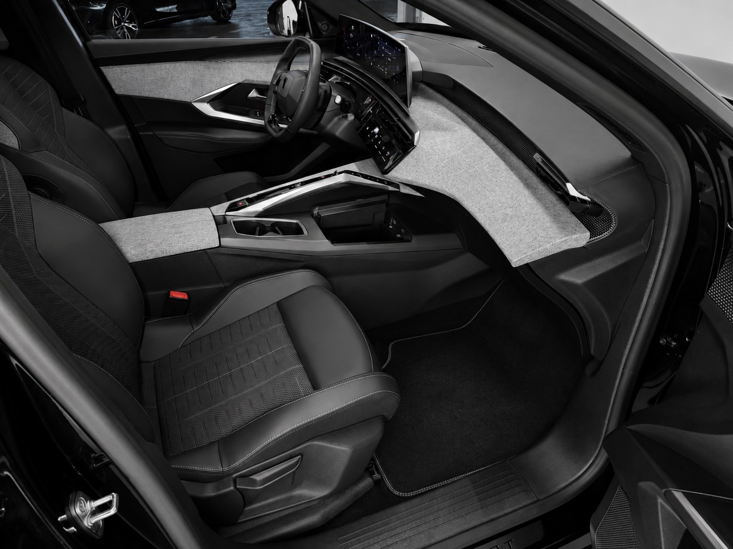 PEUGEOT 5008 145 Hybrid e-DCS6 GT (7Plätzer)-image-18