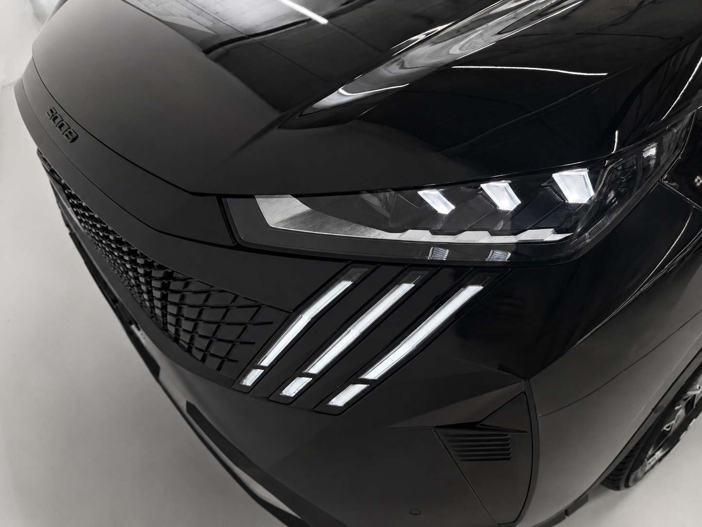 PEUGEOT 5008 145 Hybrid e-DCS6 GT (7Plätzer)-image-24