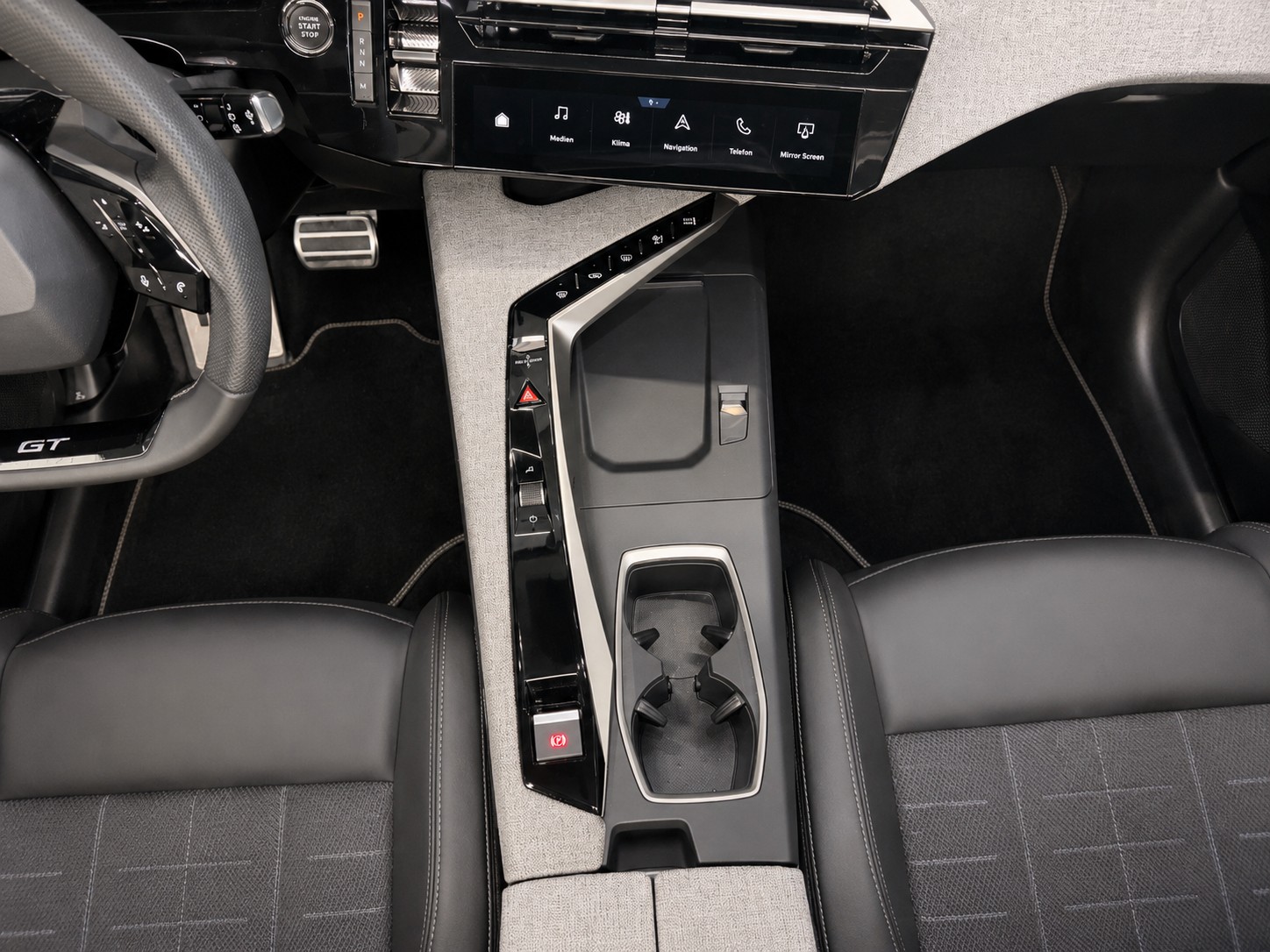 PEUGEOT 5008 145 Hybrid e-DCS6 GT (7Plätzer)-image-19