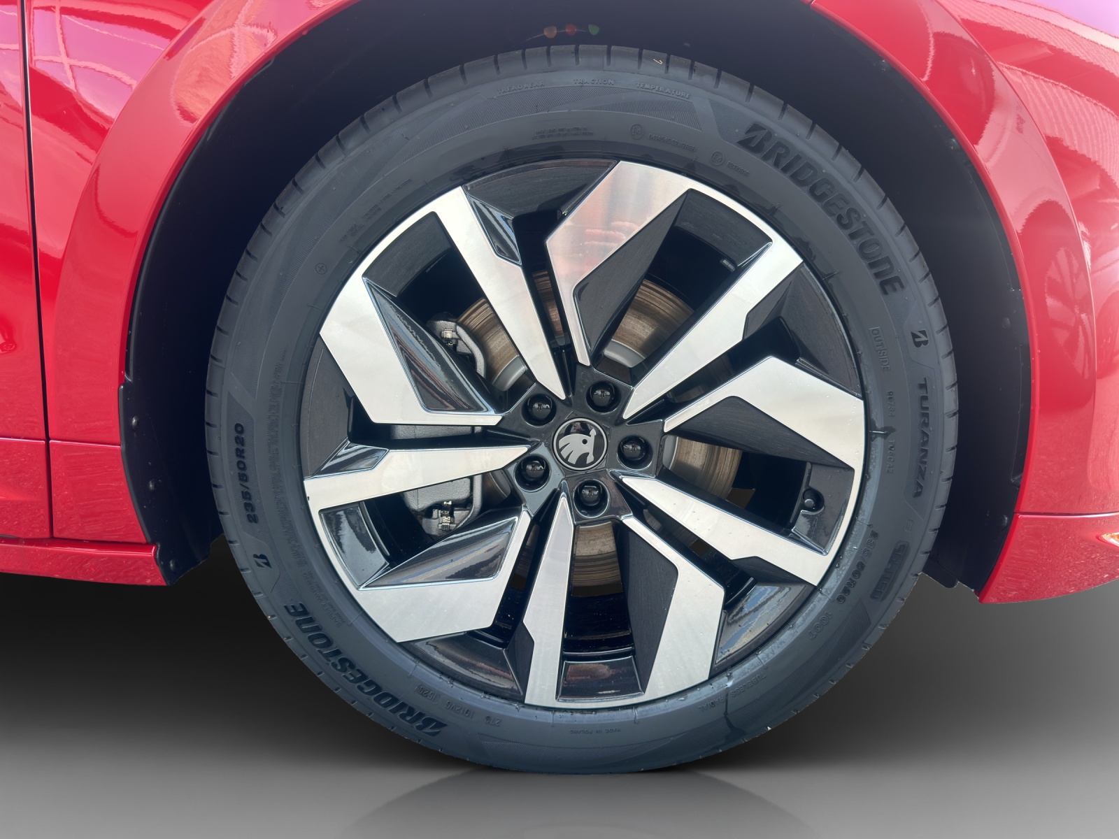 SKODA Enyaq 85x Sportline 4x4-image-14