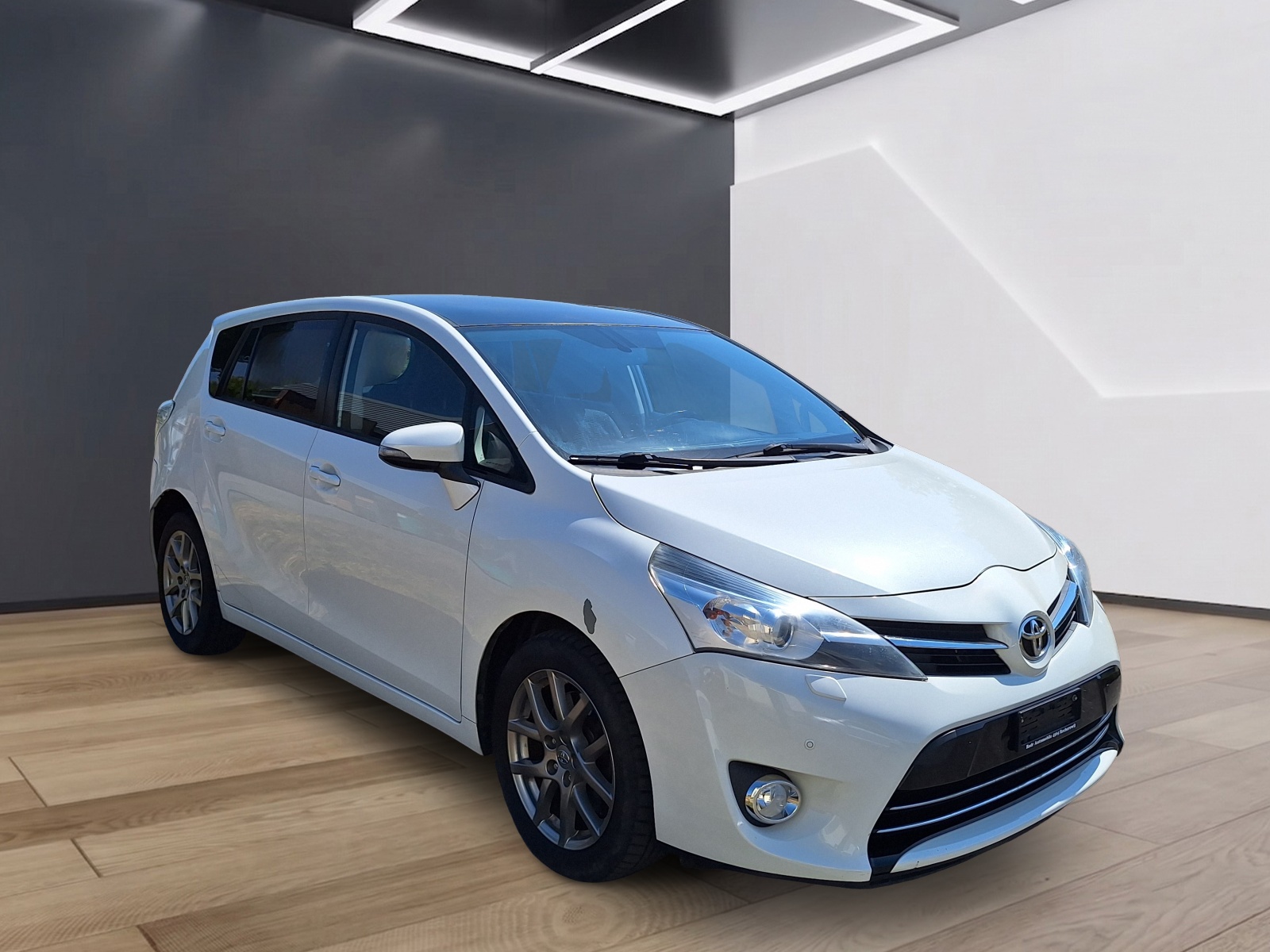 TOYOTA Verso 2.2 D-CAT Sol-showroom-element-1