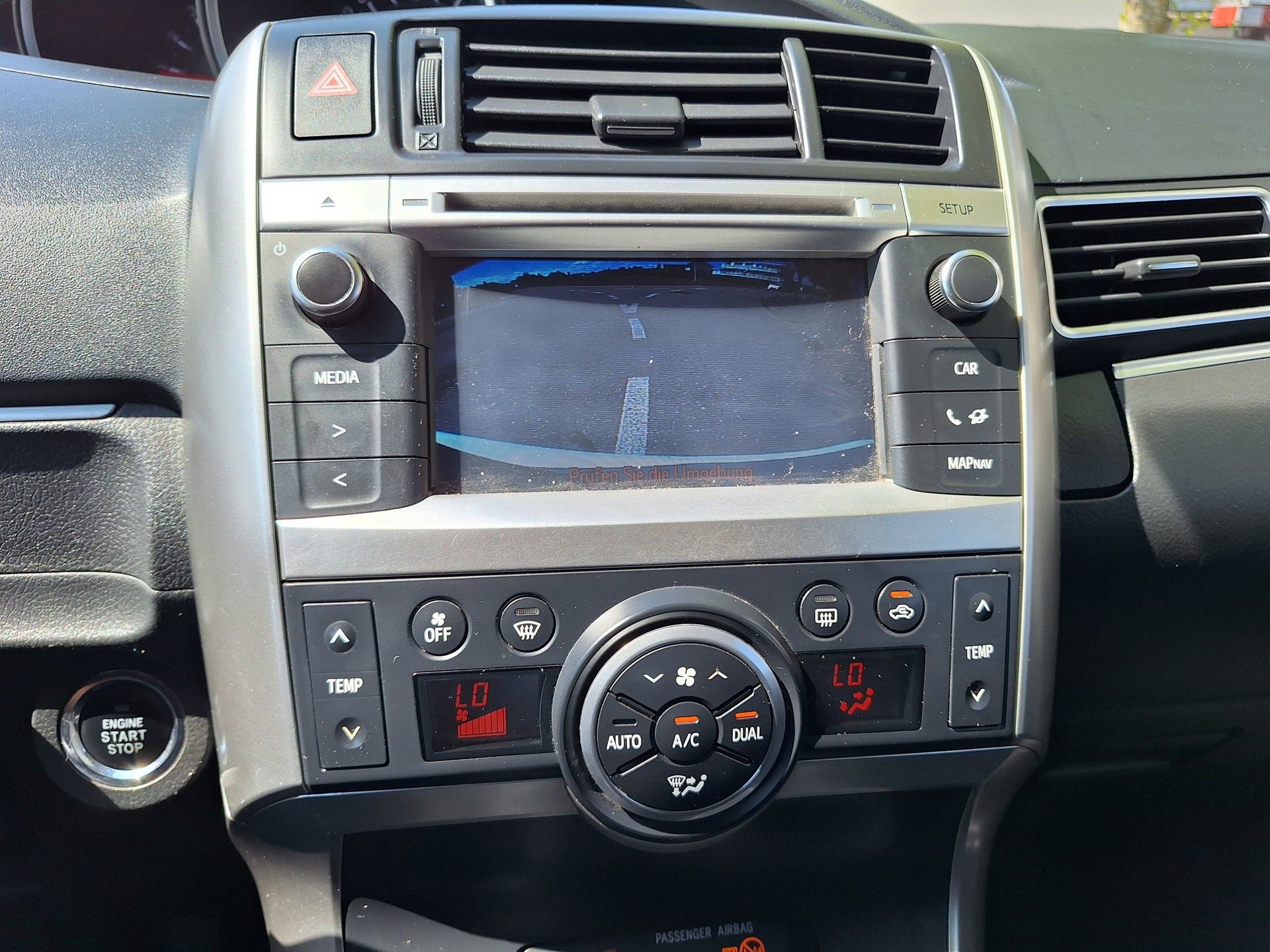 TOYOTA Verso 2.2 D-CAT Sol-image-13