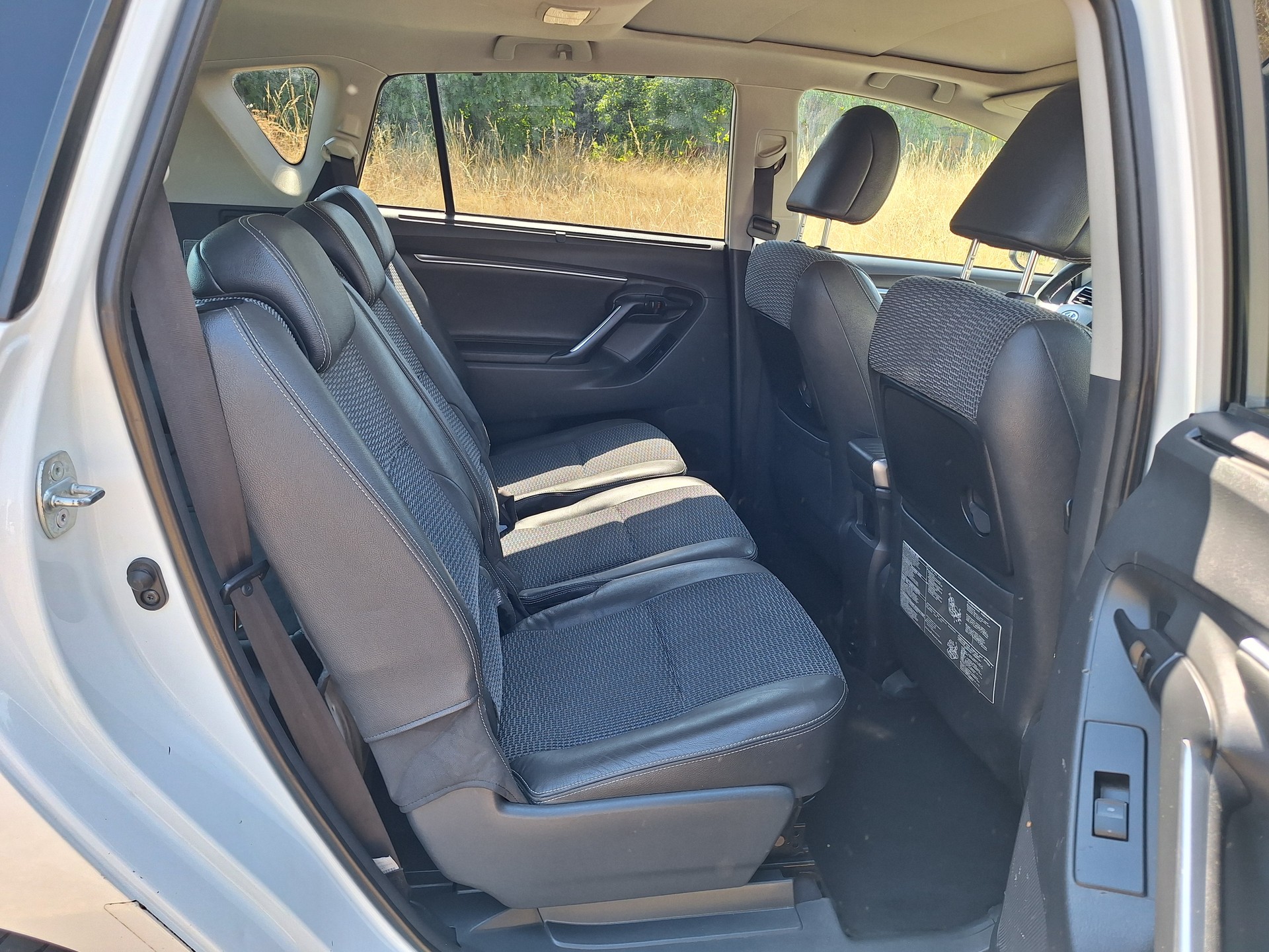 TOYOTA Verso 2.2 D-CAT Sol-image-8