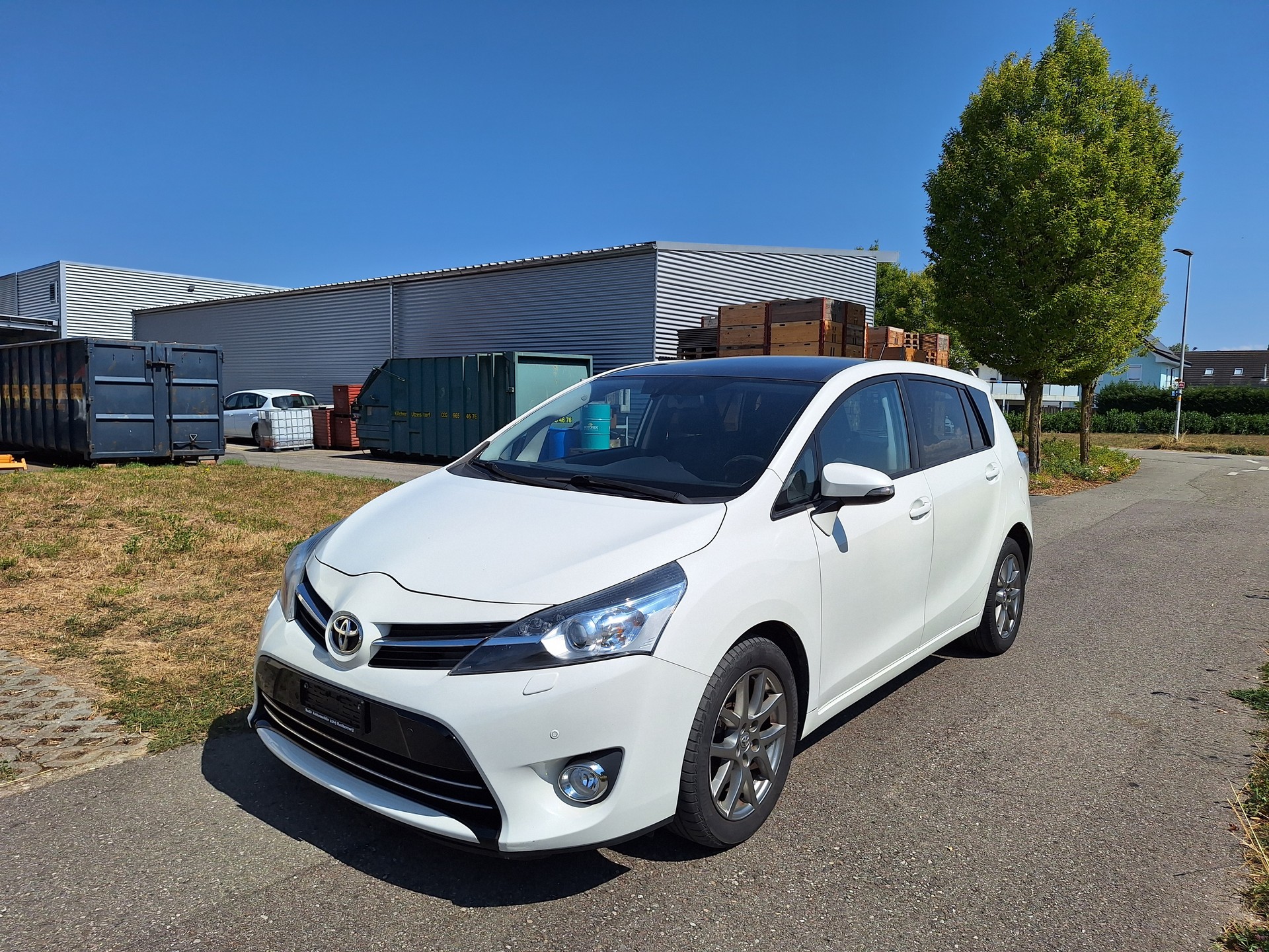 TOYOTA Verso 2.2 D-CAT Sol-image-1