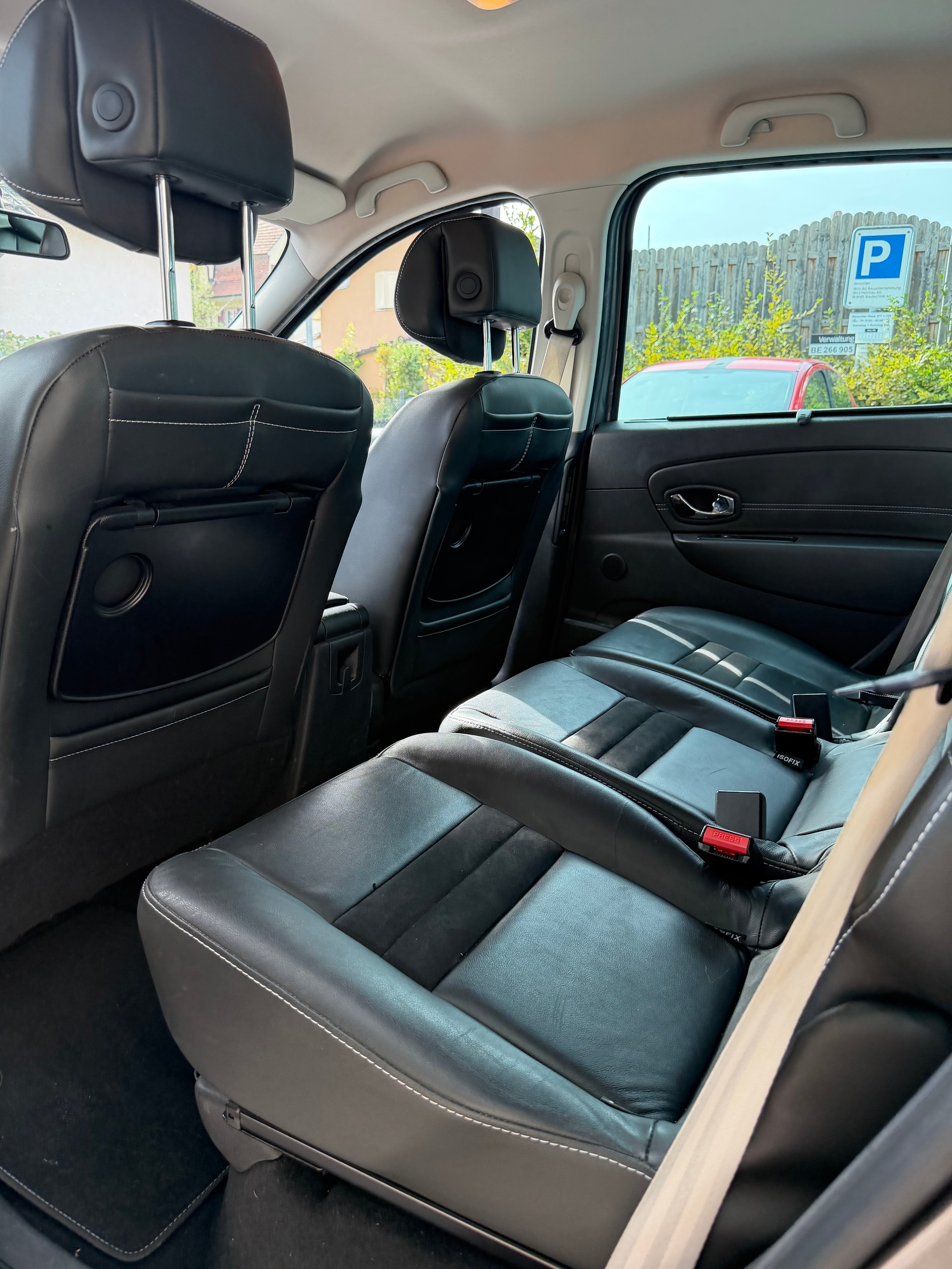 RENAULT Scénic 1.6 dCi Bose Edition-image-7