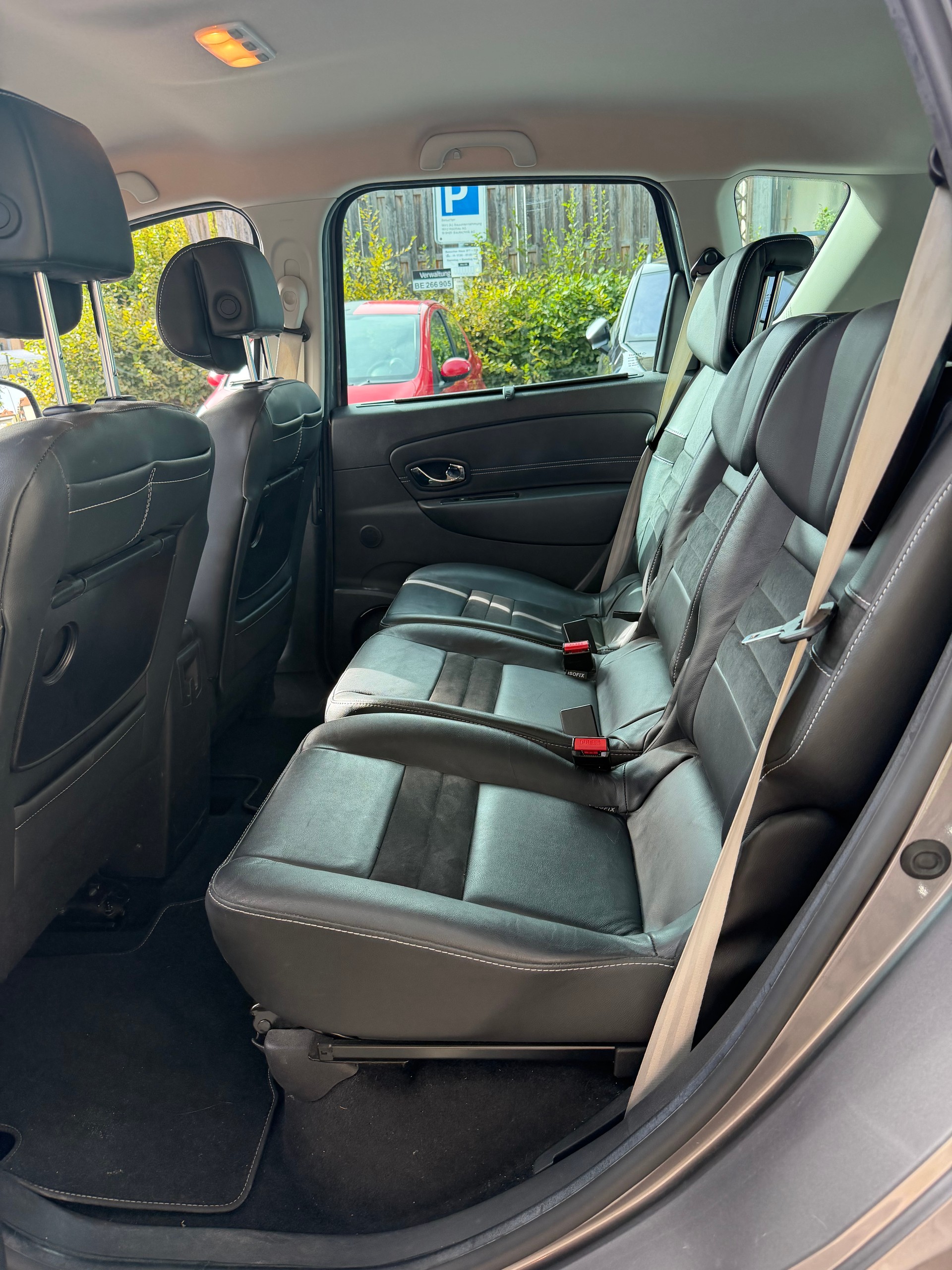 RENAULT Scénic 1.6 dCi Bose Edition-image-10