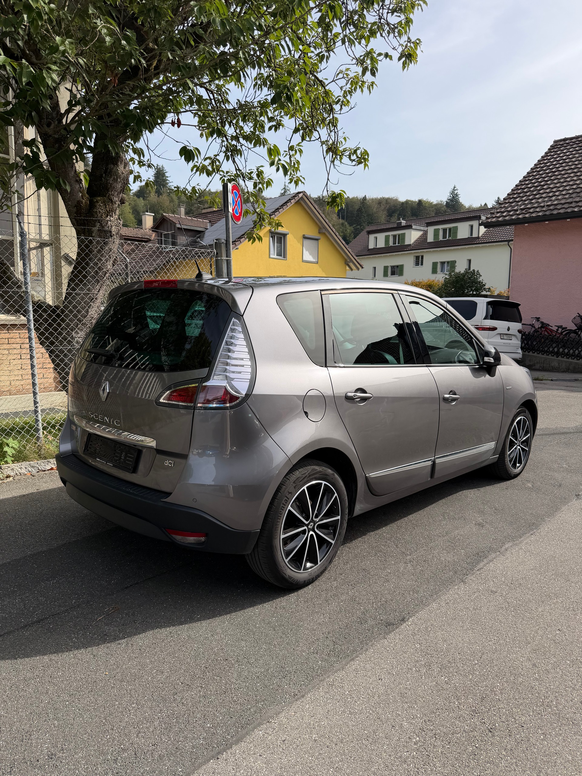 RENAULT Scénic 1.6 dCi Bose Edition-image-5
