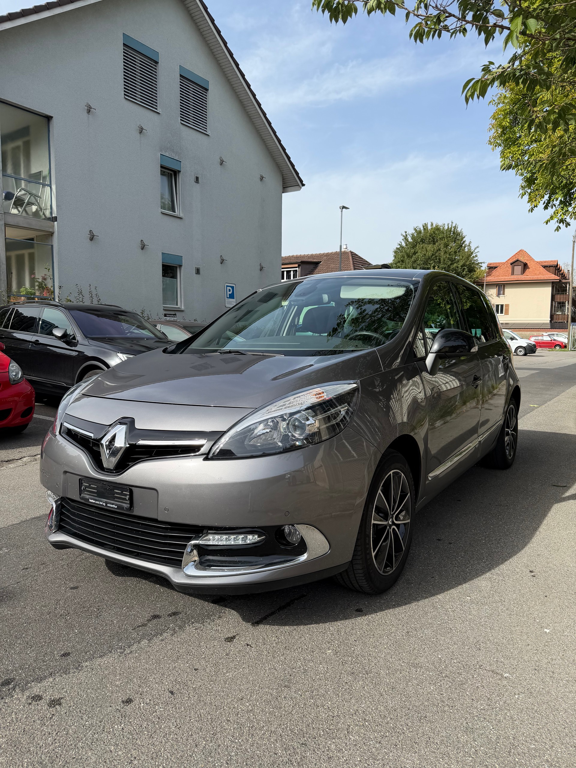 RENAULT Scénic 1.6 dCi Bose Edition-image-1