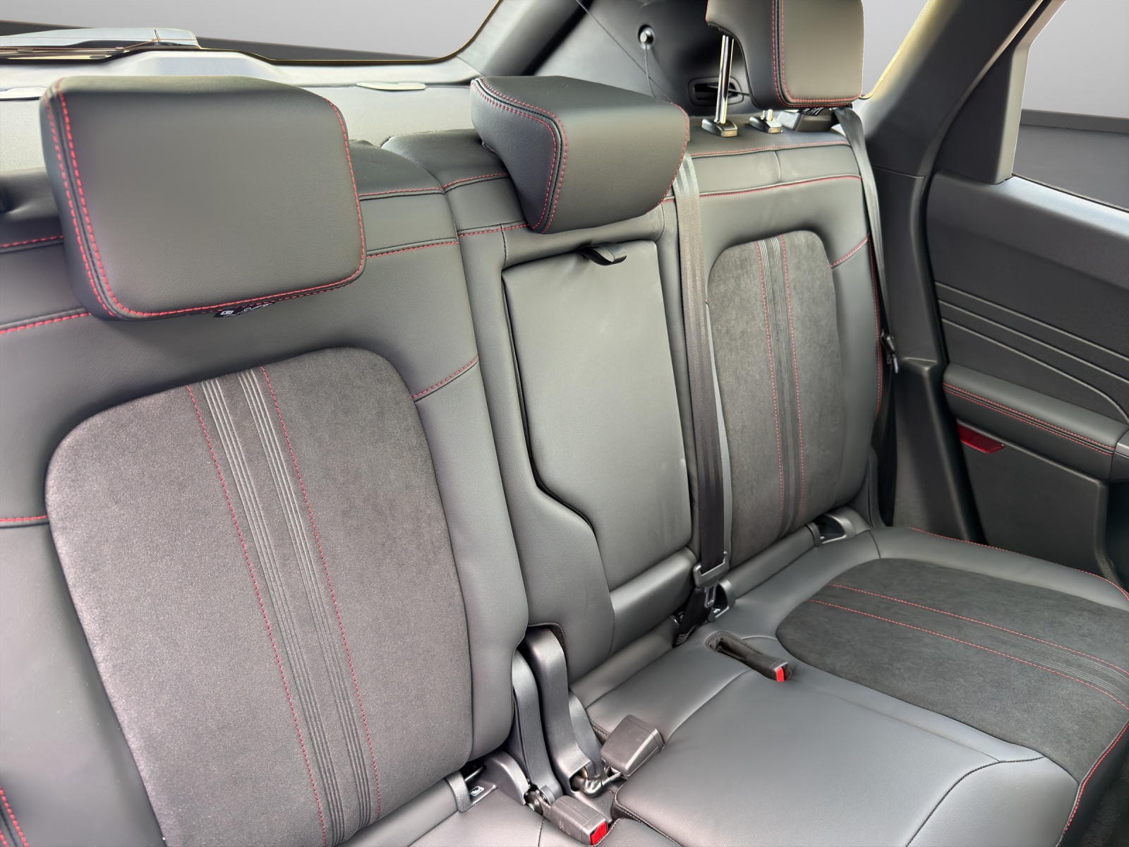 FORD Kuga 2.5 Plug-in Hybrid ST-Line X-image-14
