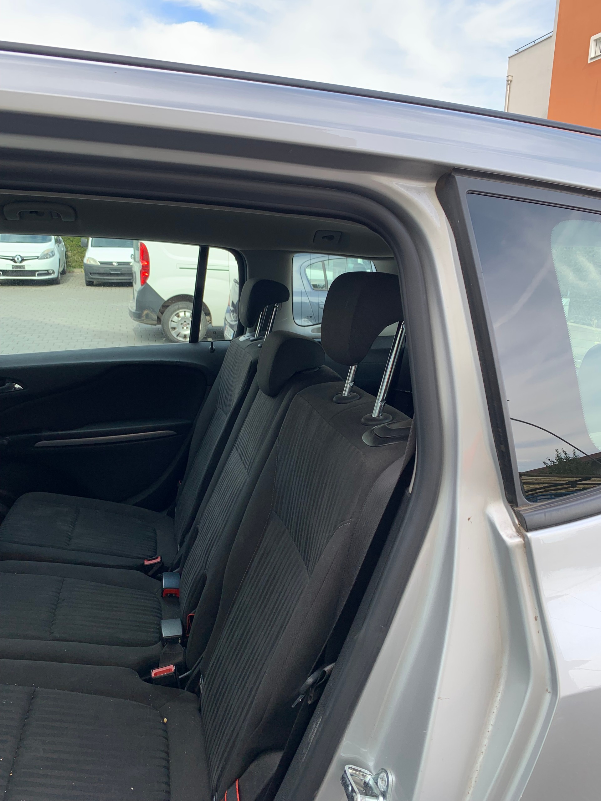 OPEL Zafira Tourer 1.4i 16V Turbo Cosmo Automatic-image-7