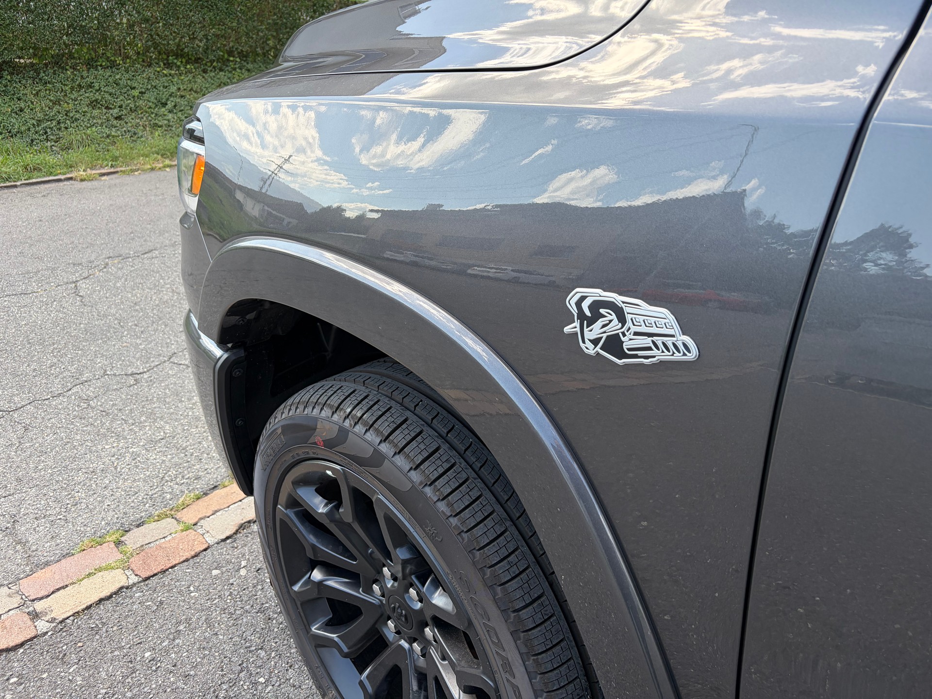 DODGE Ram 1500 Limited Crew Cab Night V8 4WD MY 26-image-6