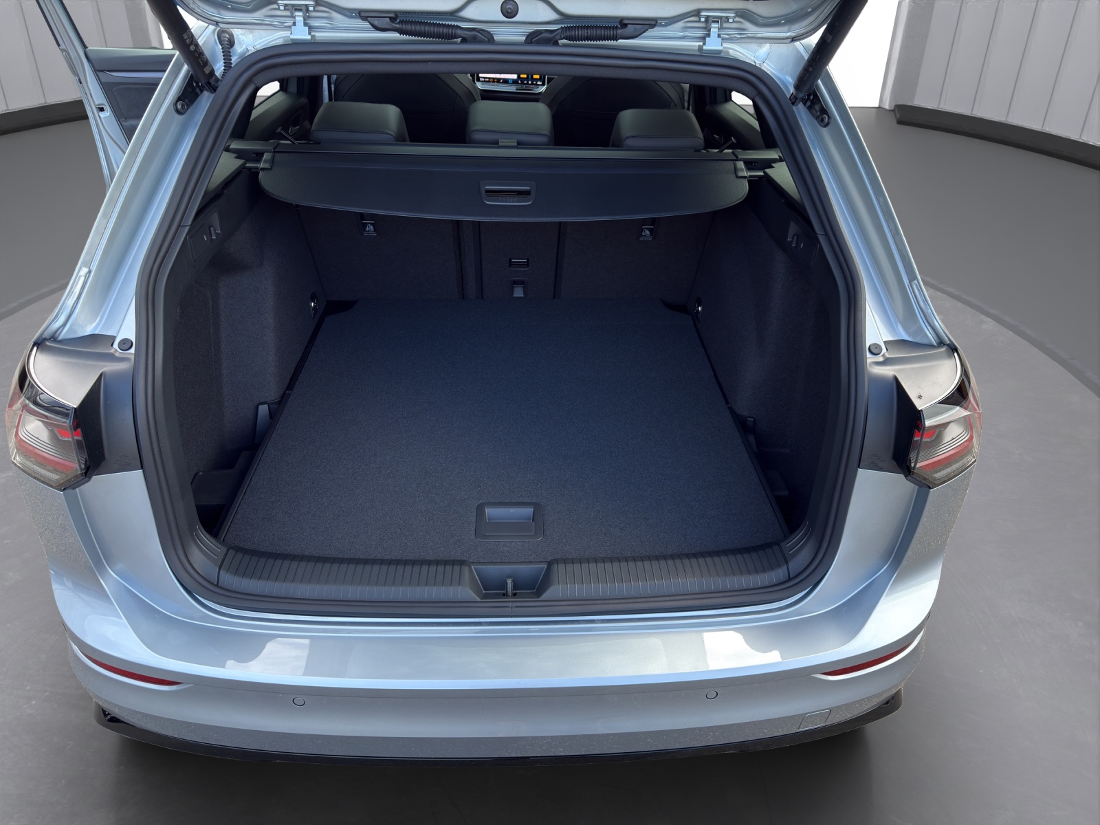 VW Golf Variant 2.0 TSI R-Line DSG 4 Motion-image-13